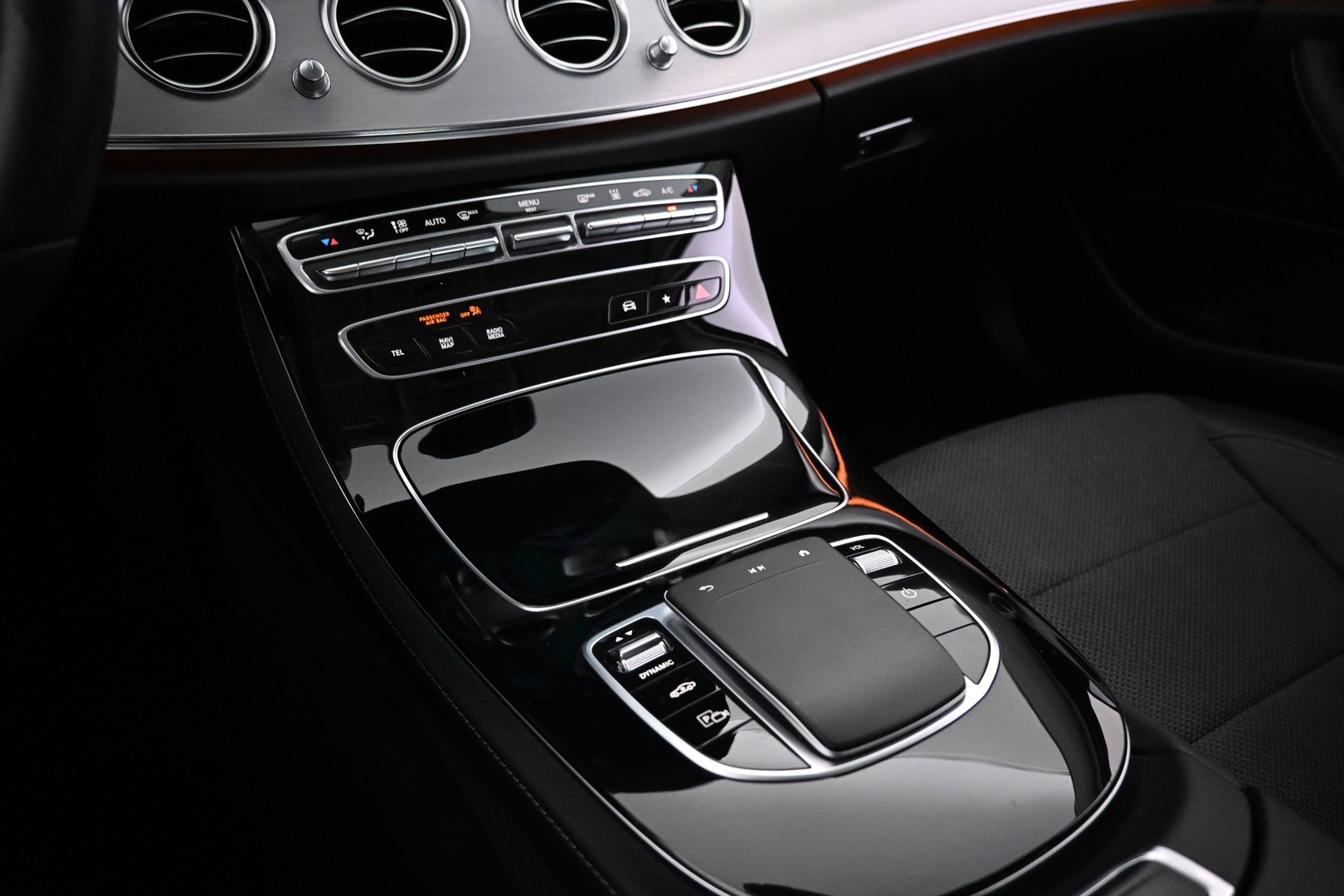 MERCEDES-BENZ E 2021