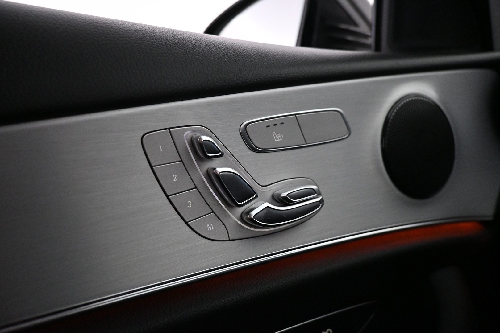 MERCEDES-BENZ E 2021
