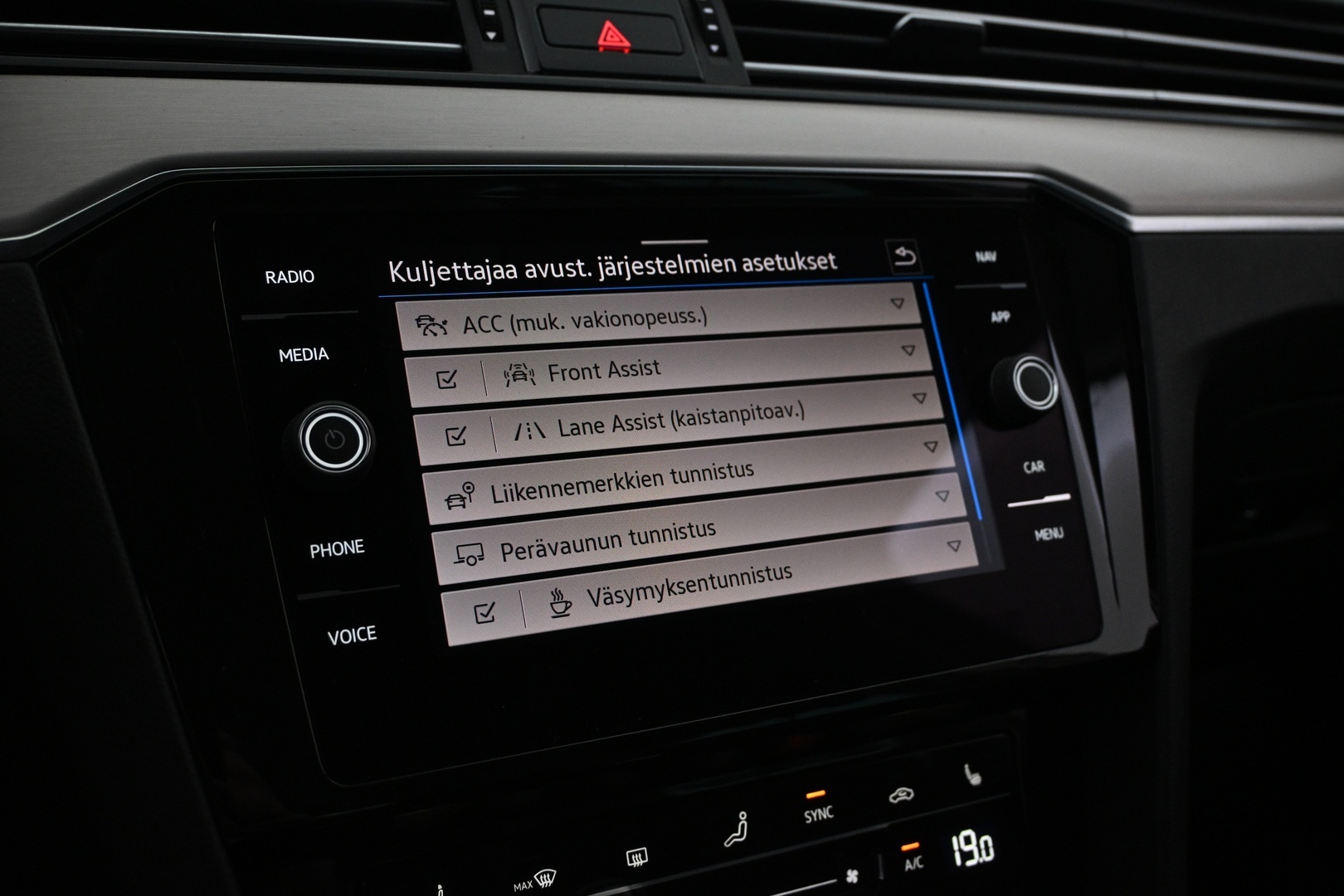 VOLKSWAGEN Passat 2021