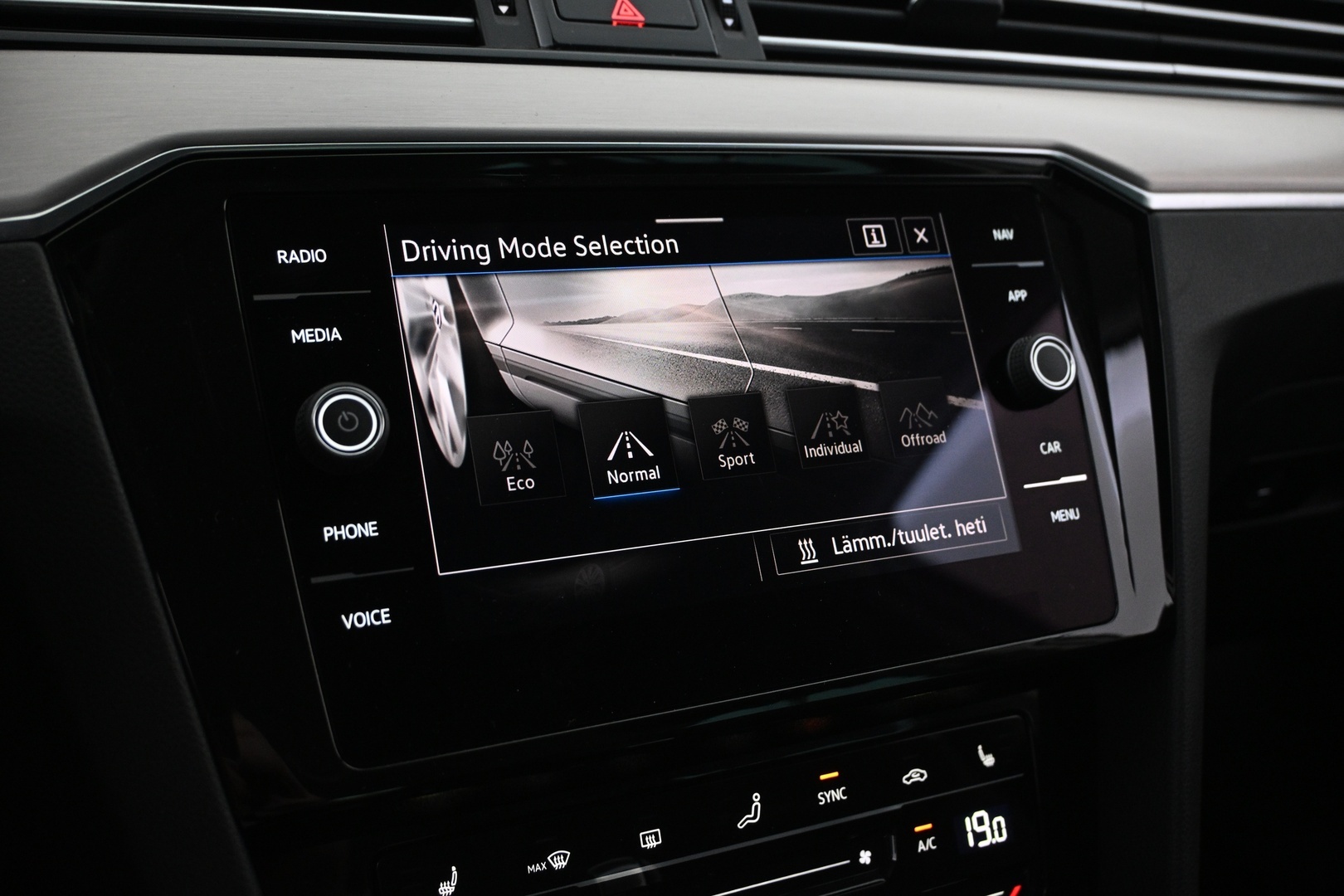 VOLKSWAGEN Passat 2021