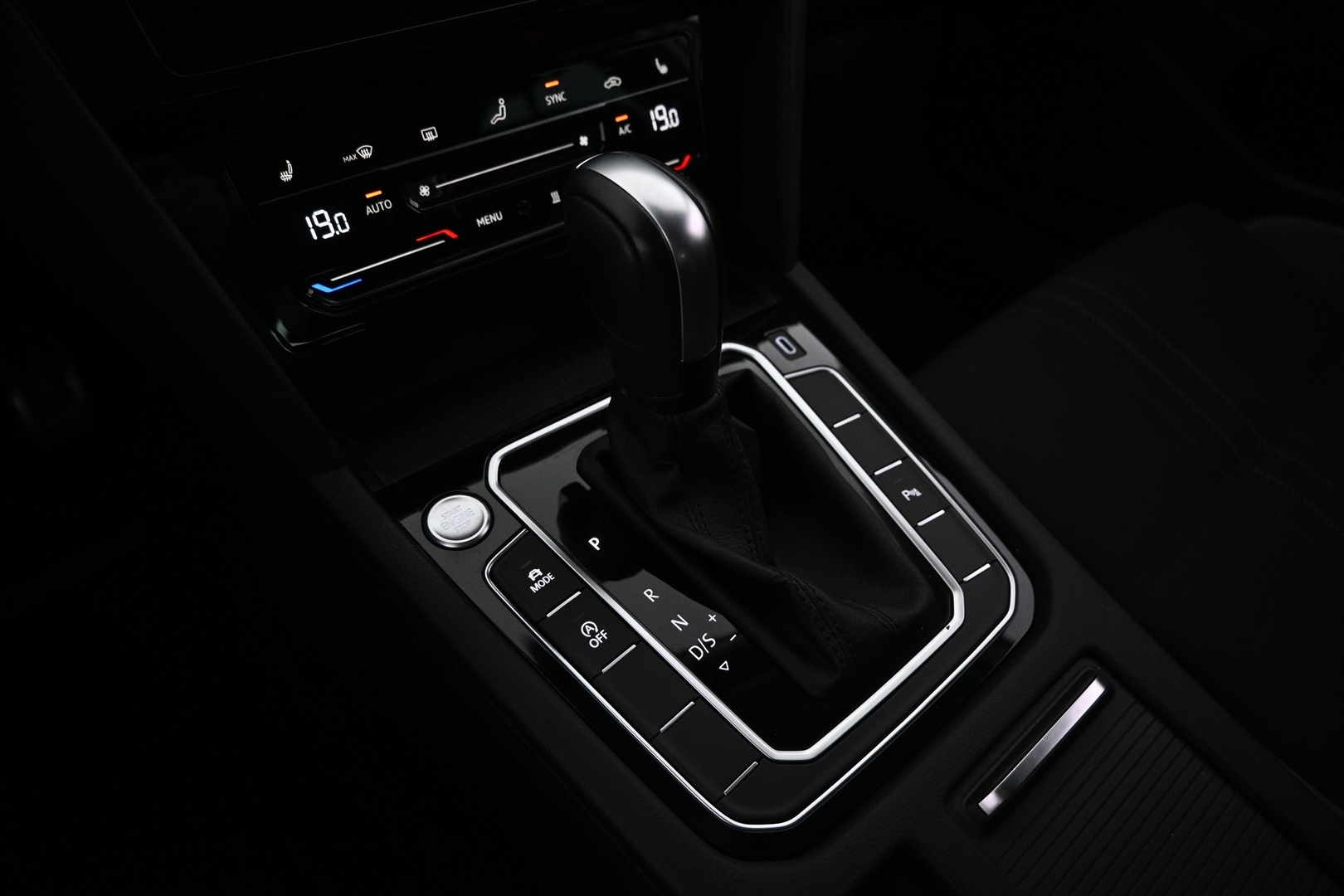 VOLKSWAGEN Passat 2021