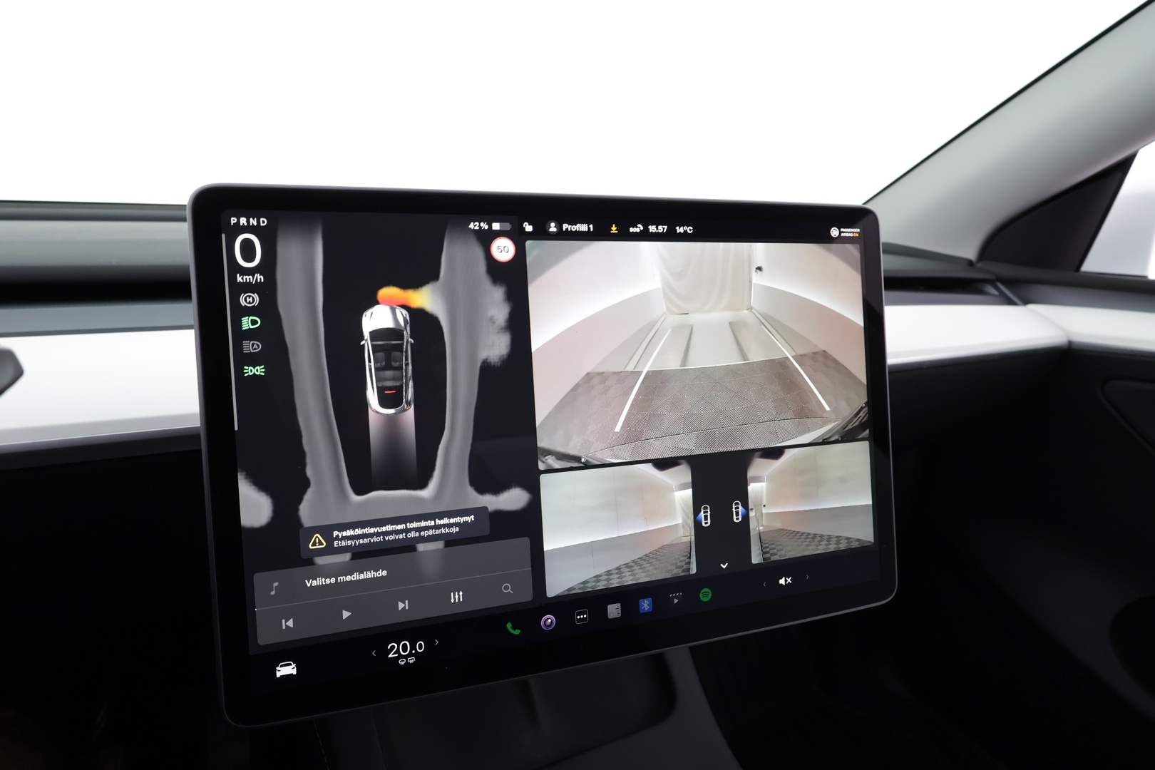 TESLA Model Y 2023