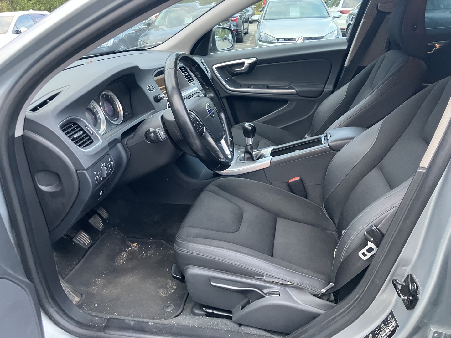 VOLVO V60 2012