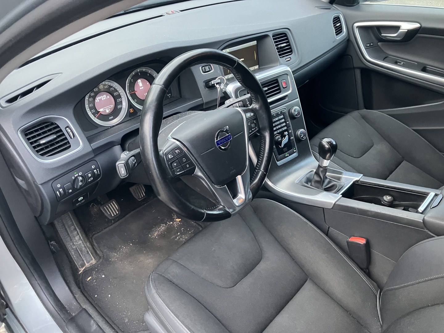 VOLVO V60 2012