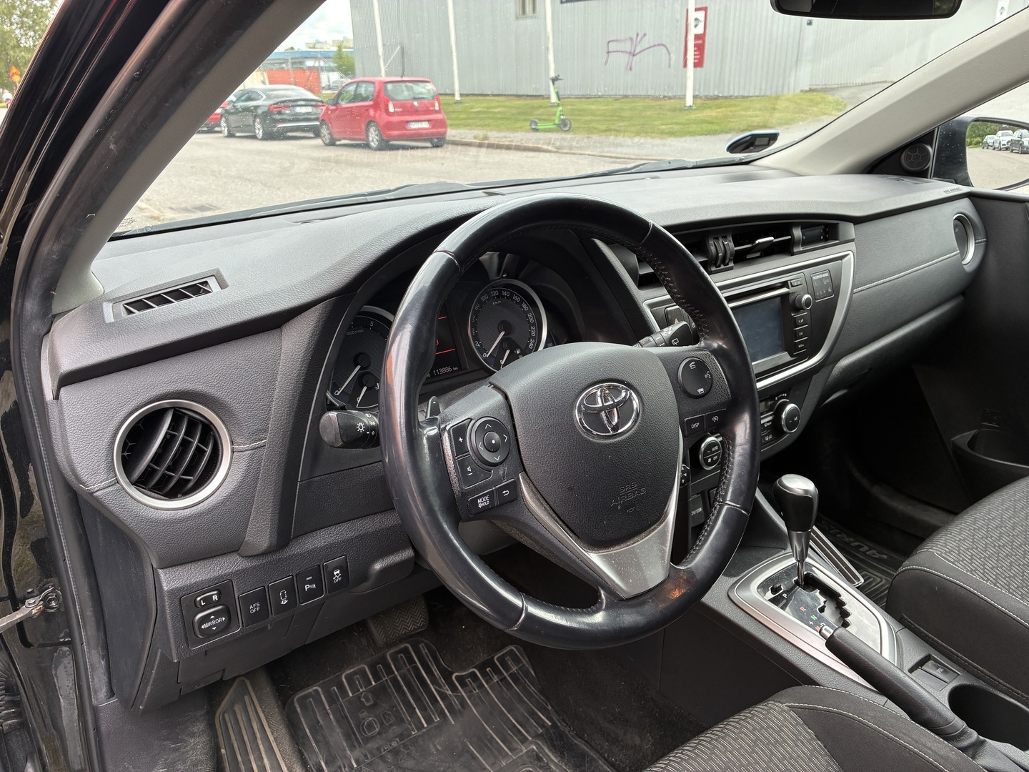 TOYOTA Auris 2015
