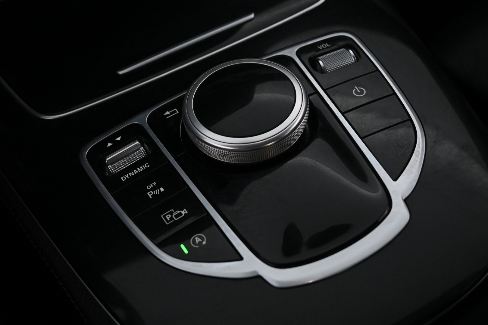 MERCEDES-BENZ E 2018