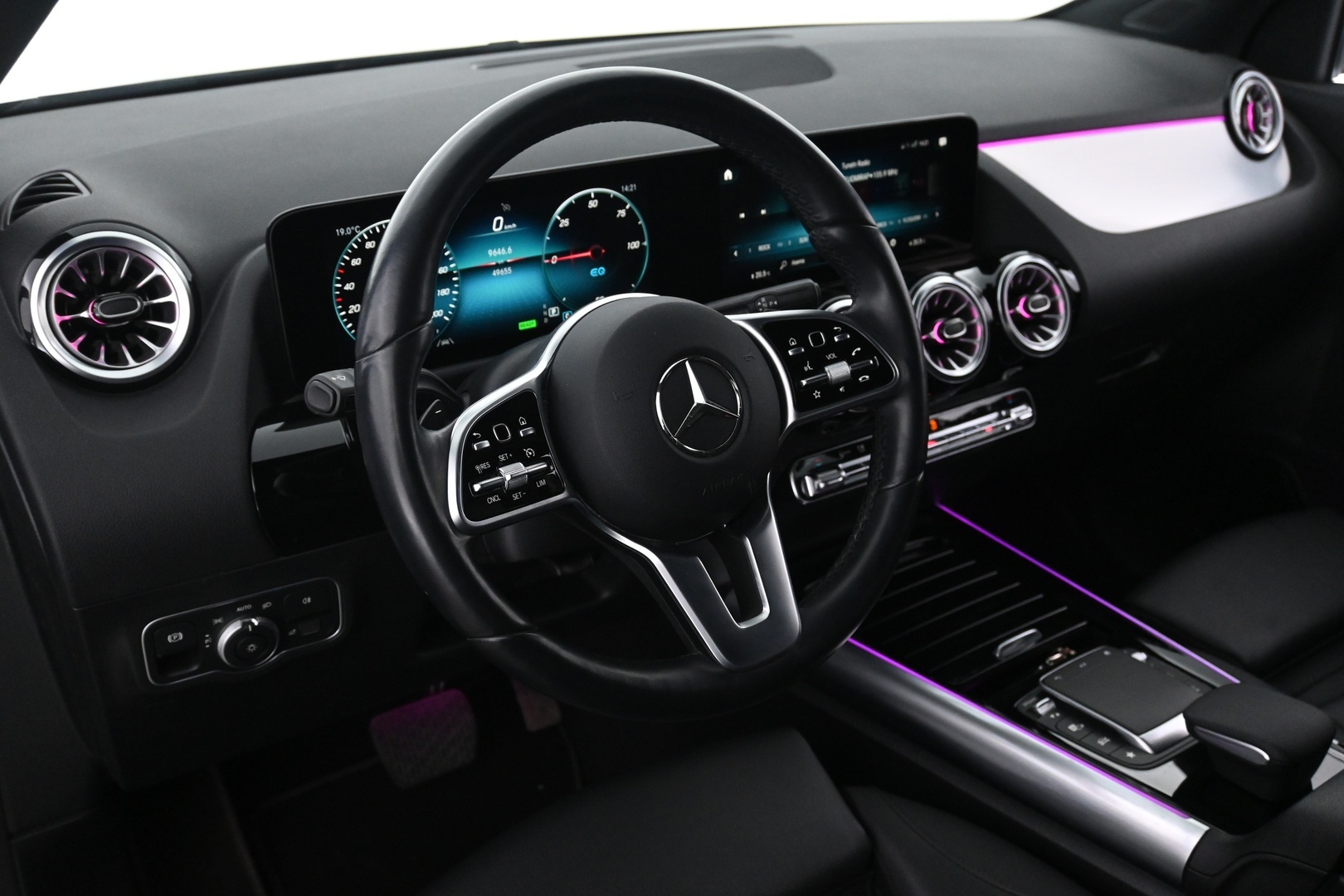 MERCEDES-BENZ EQA 2024