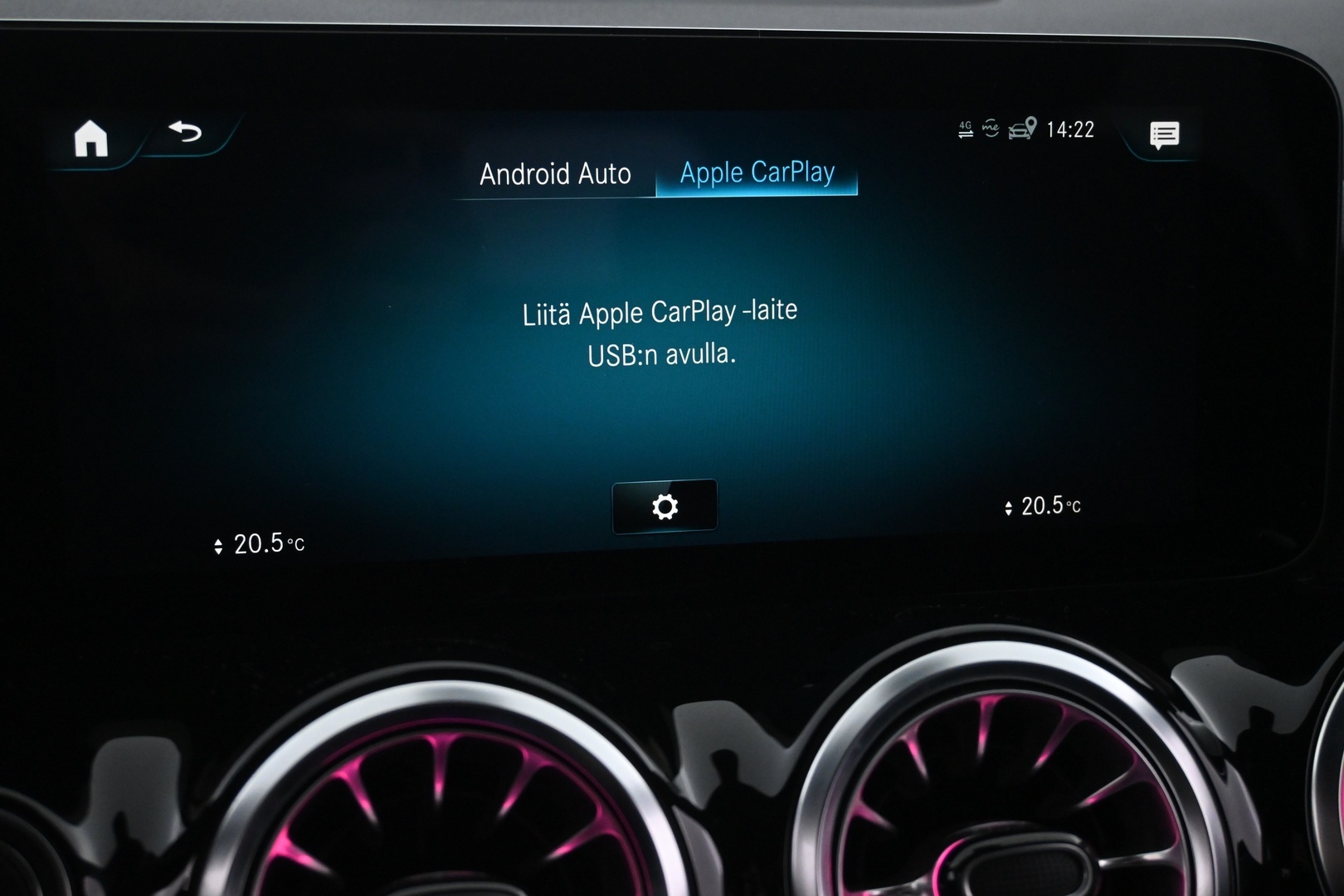 MERCEDES-BENZ EQA 2024