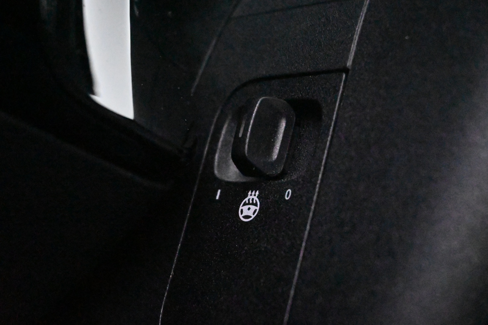 MERCEDES-BENZ EQA 2024