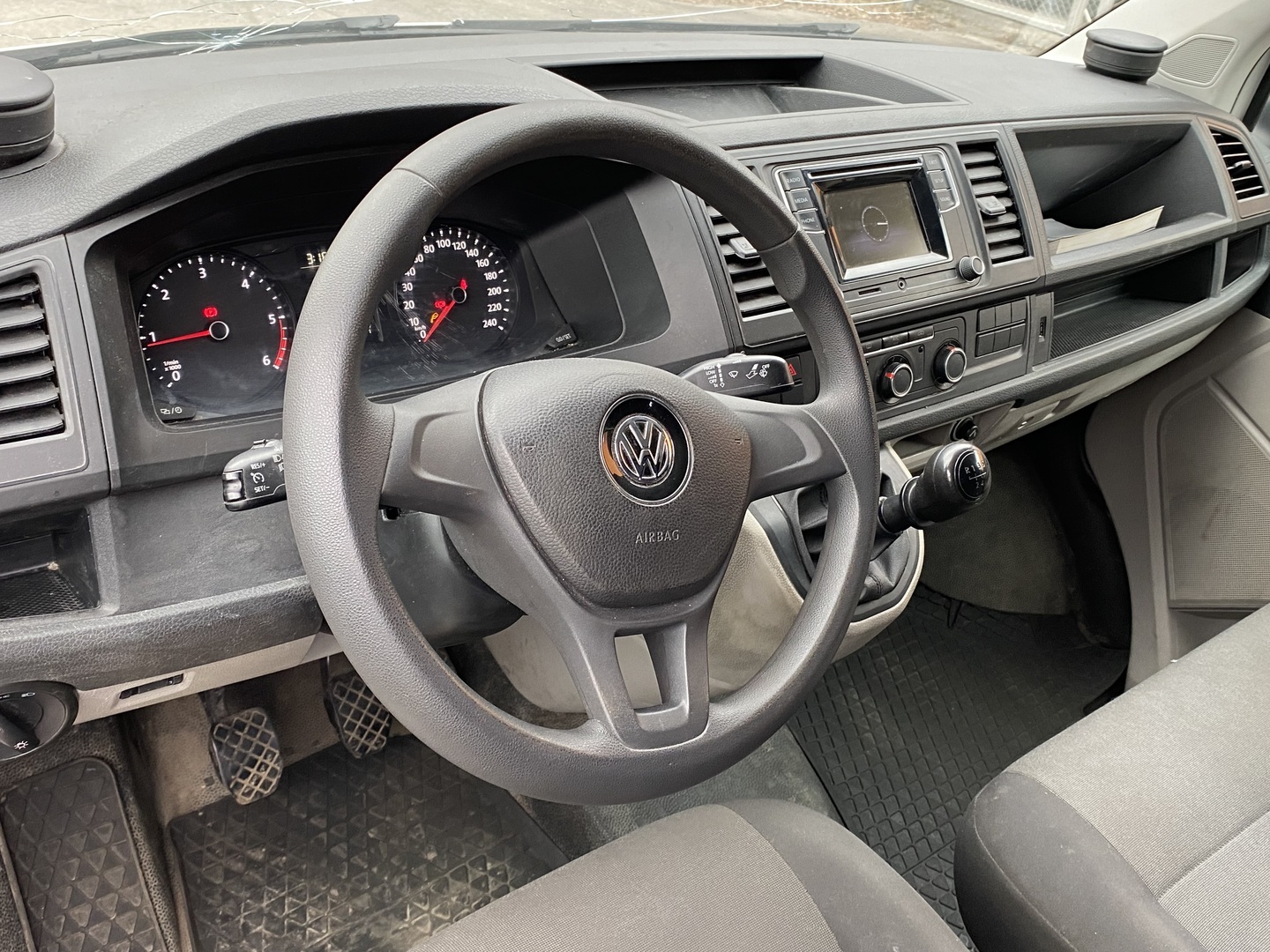 VOLKSWAGEN Transporter 2019