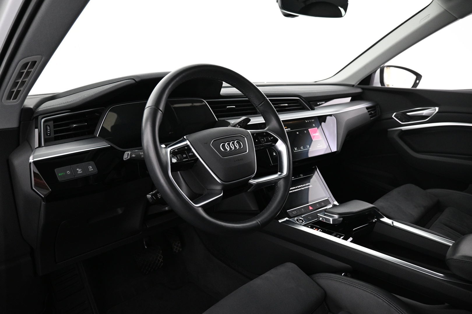 AUDI e-tron 2022