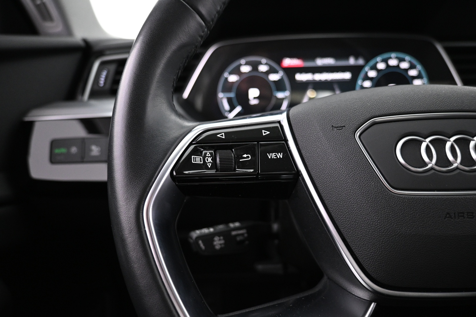 AUDI e-tron 2022