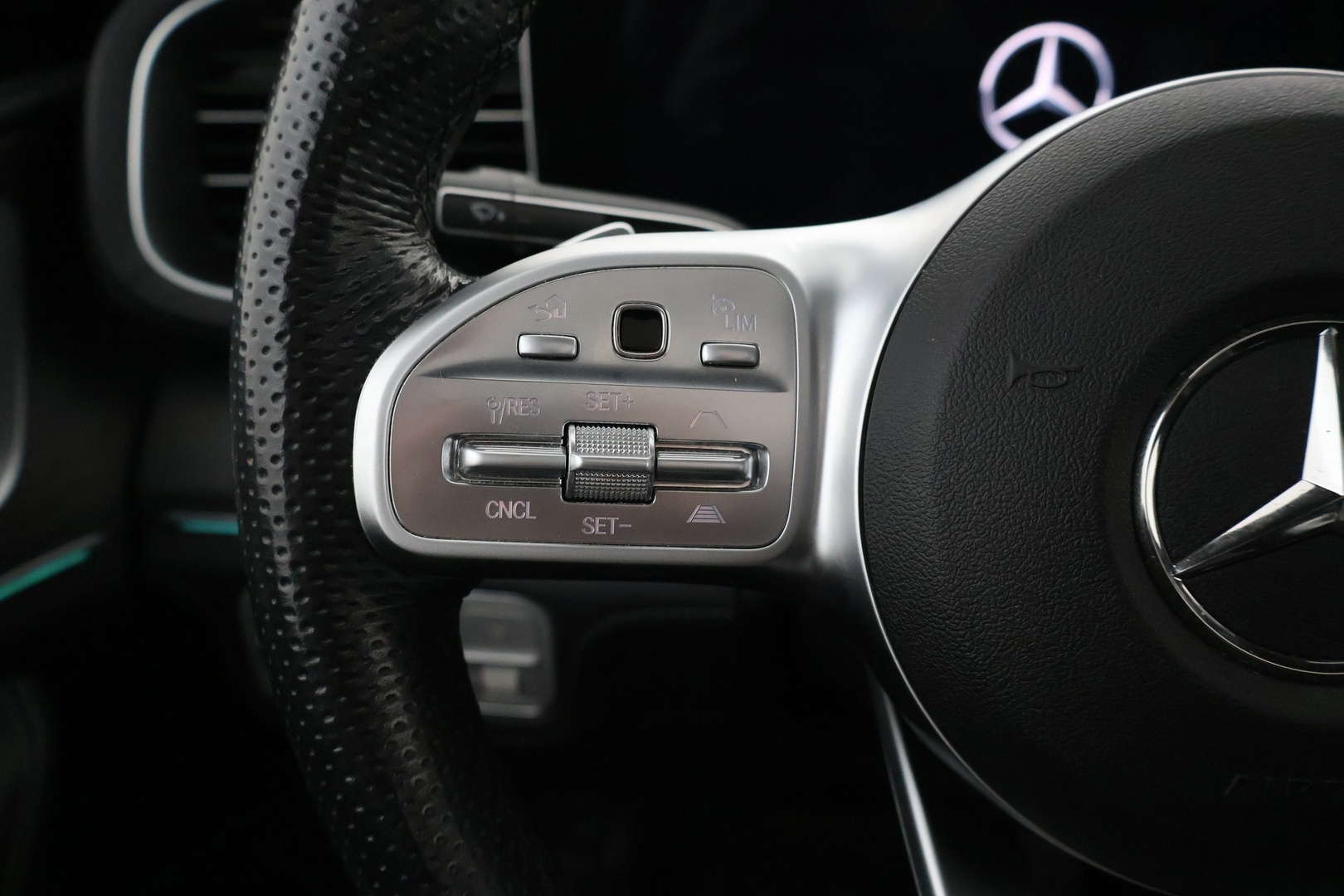 MERCEDES-BENZ GLE 2021