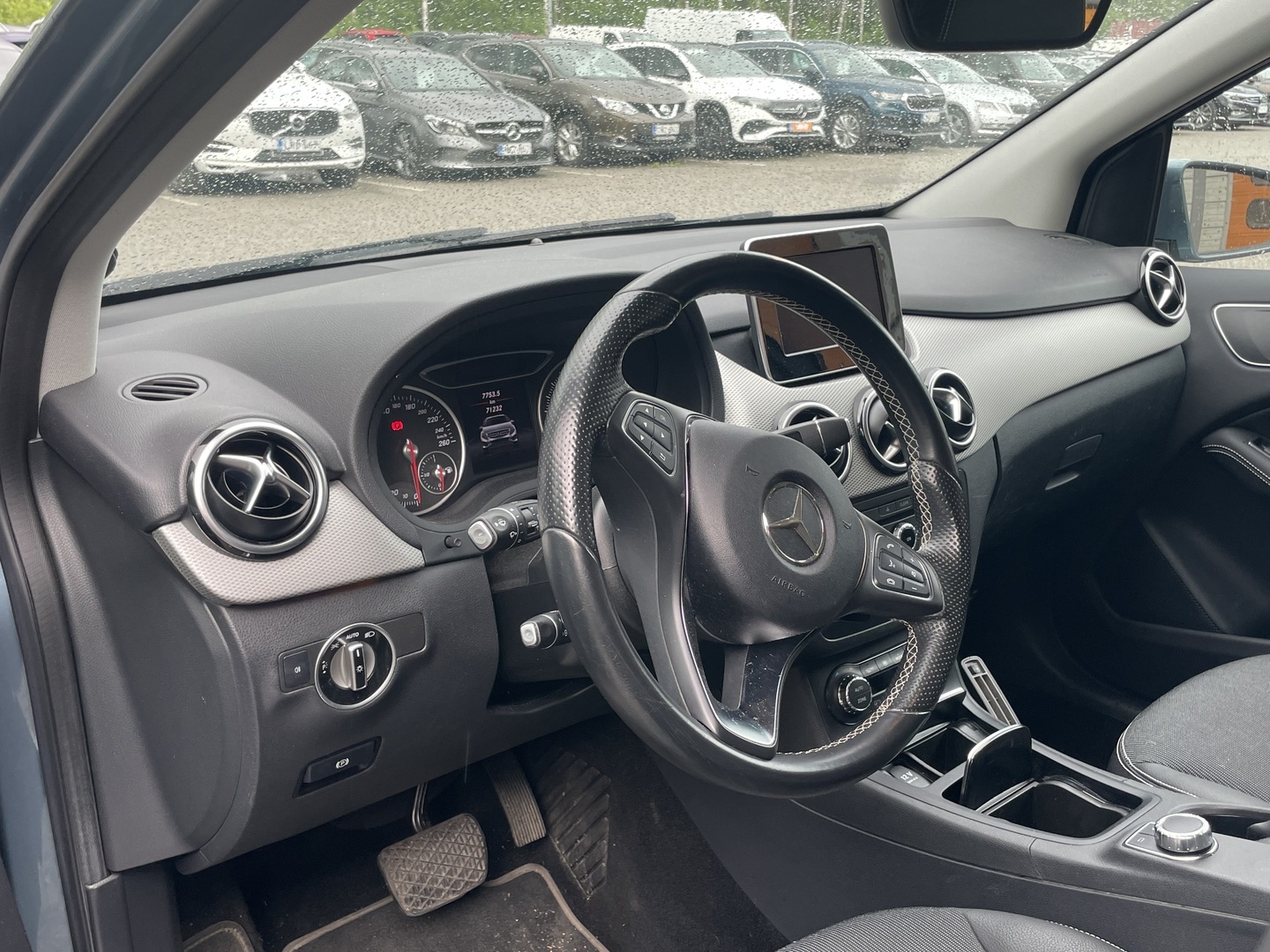 MERCEDES-BENZ B 2015