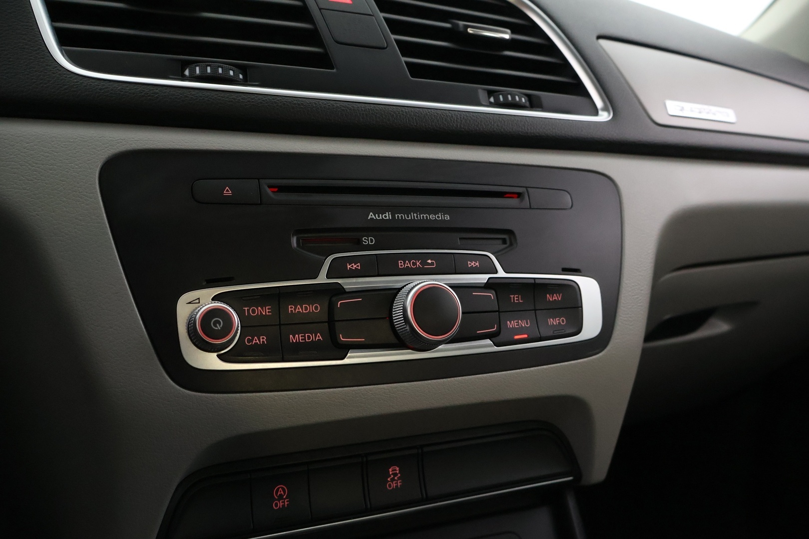 AUDI Q3 2014