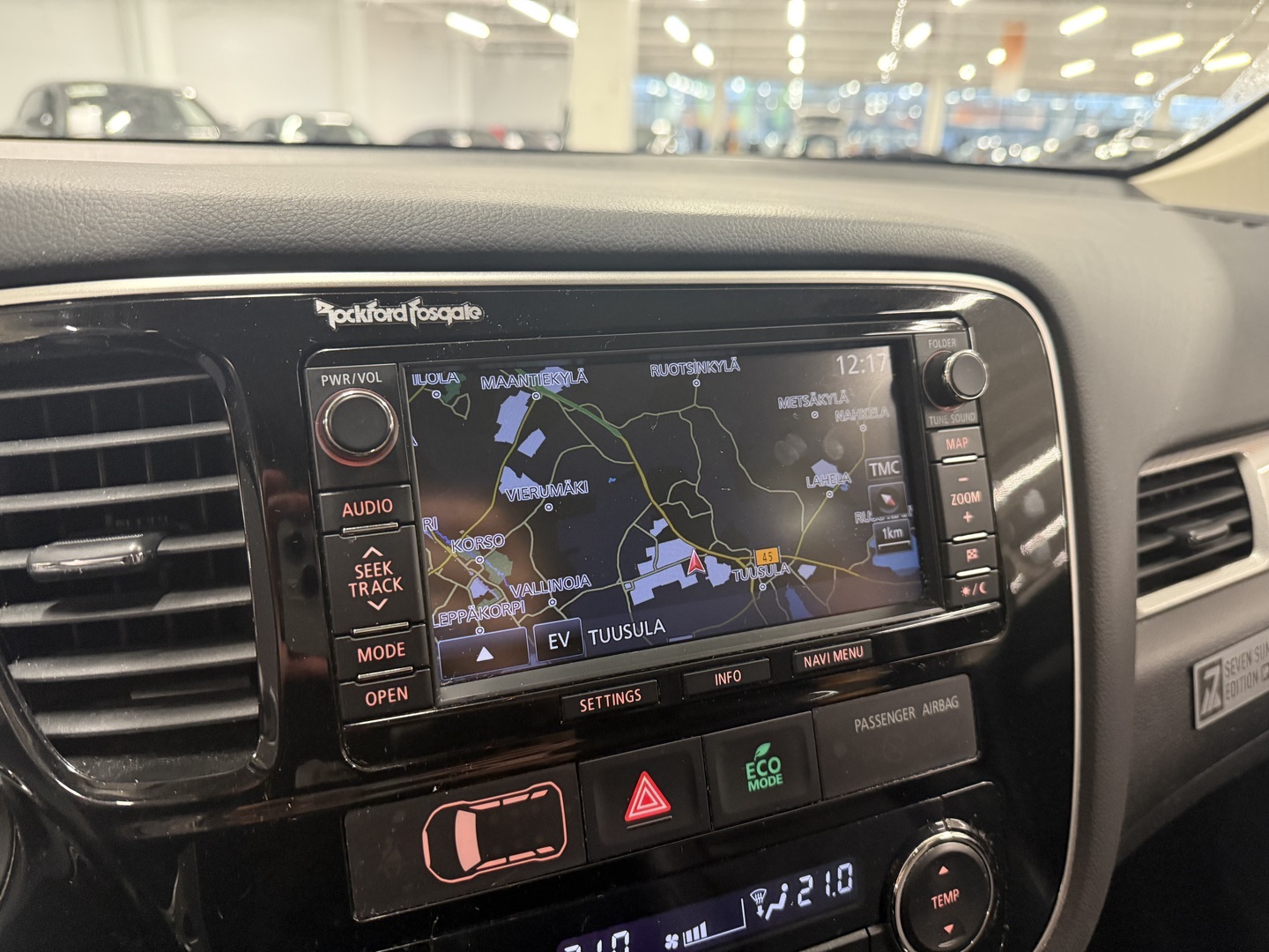 MITSUBISHI Outlander PHEV 2015