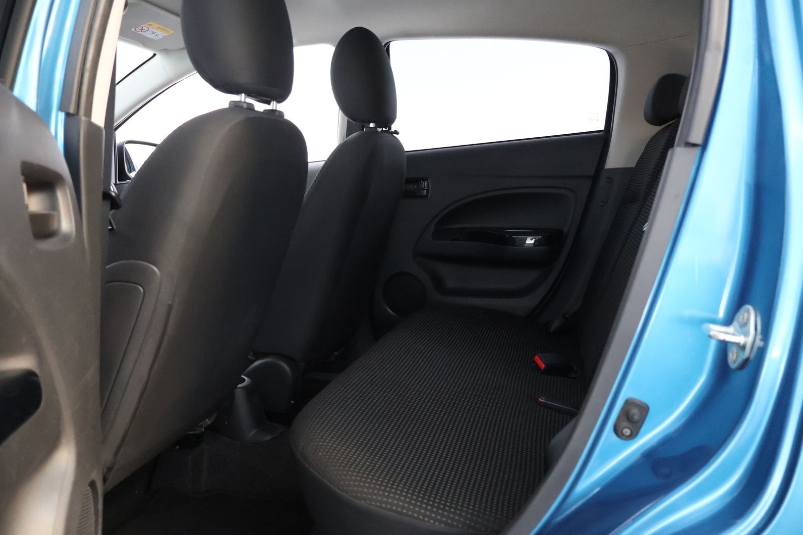 MITSUBISHI Space Star 2015