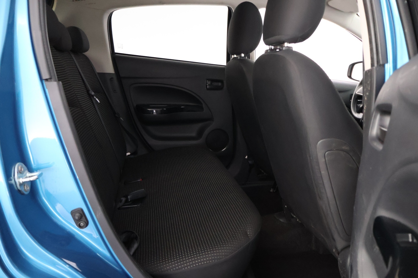 MITSUBISHI Space Star 2015