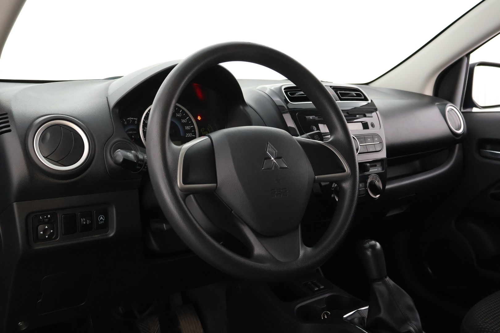 MITSUBISHI Space Star 2015