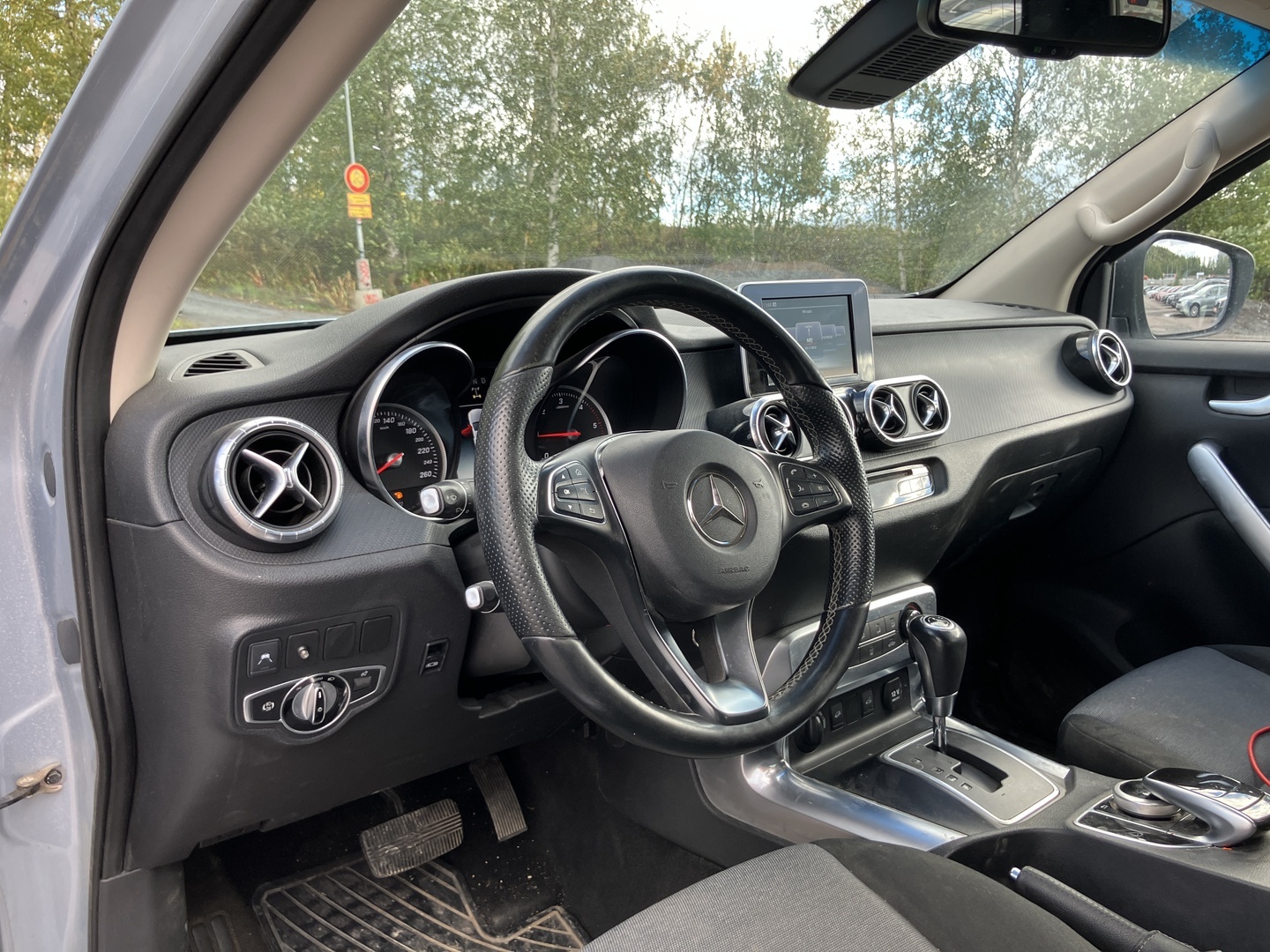 MERCEDES-BENZ X 2019