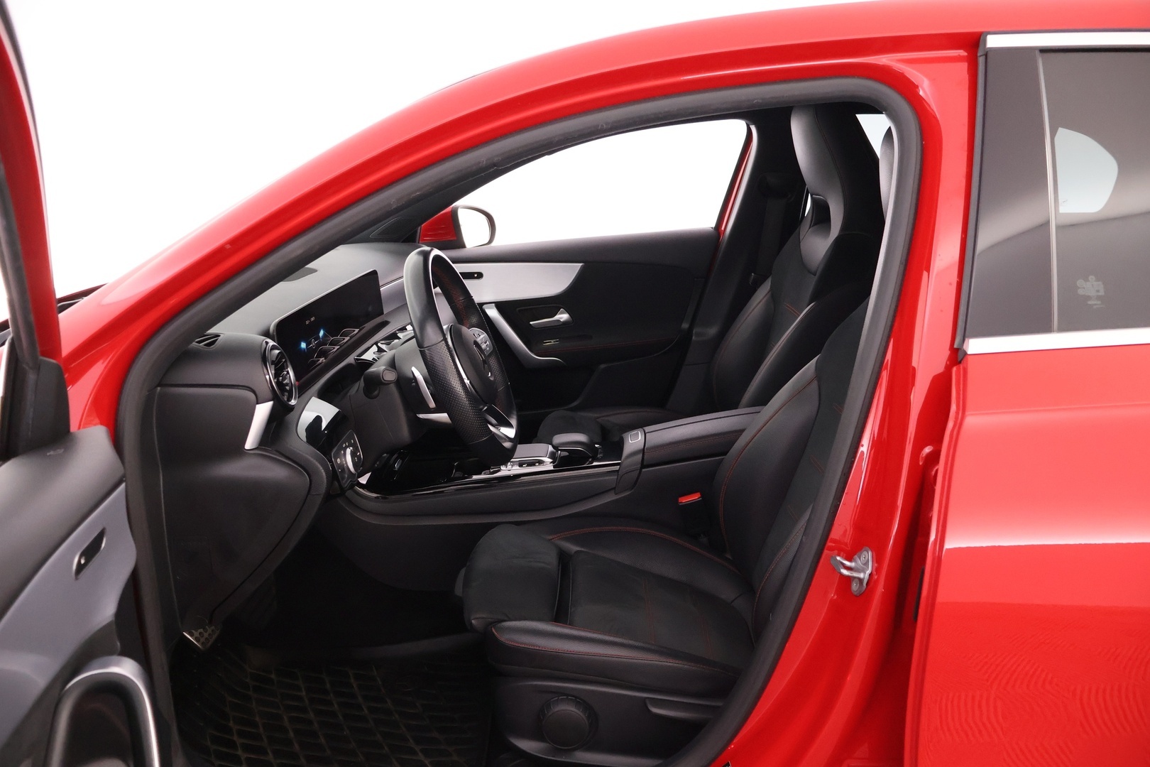 MERCEDES-BENZ A 2019