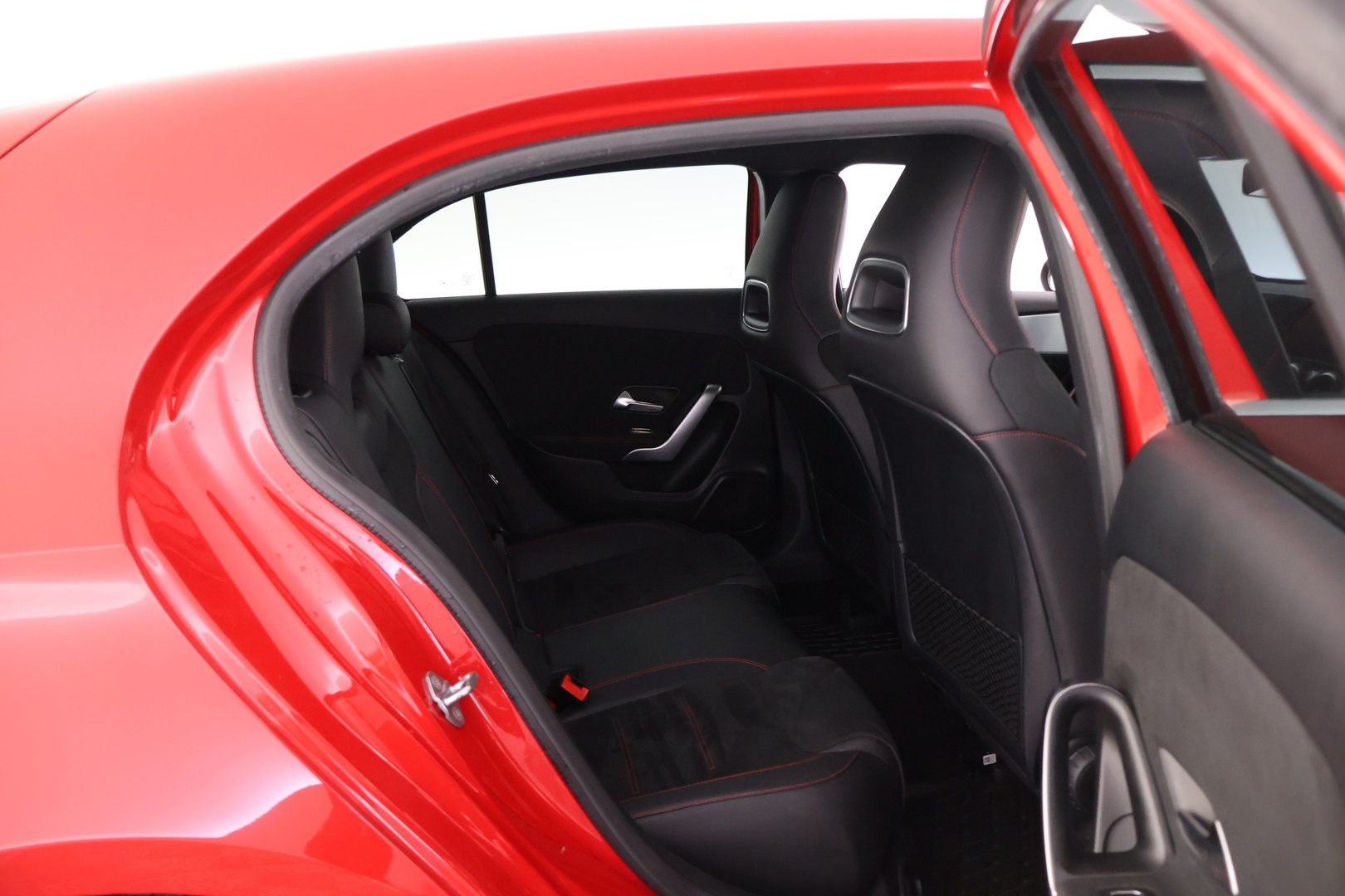 MERCEDES-BENZ A 2019