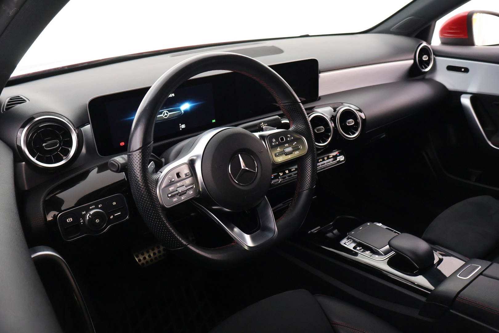 MERCEDES-BENZ A 2019