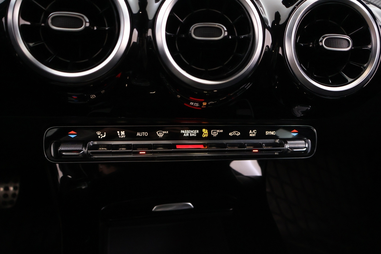 MERCEDES-BENZ A 2019