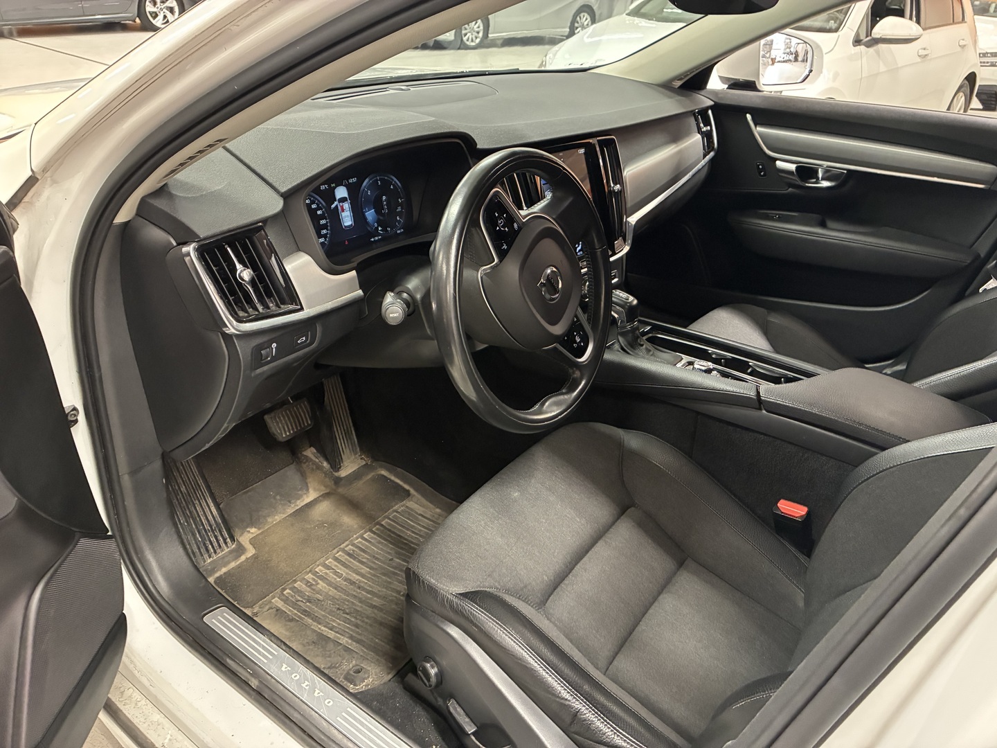 VOLVO V90 2020
