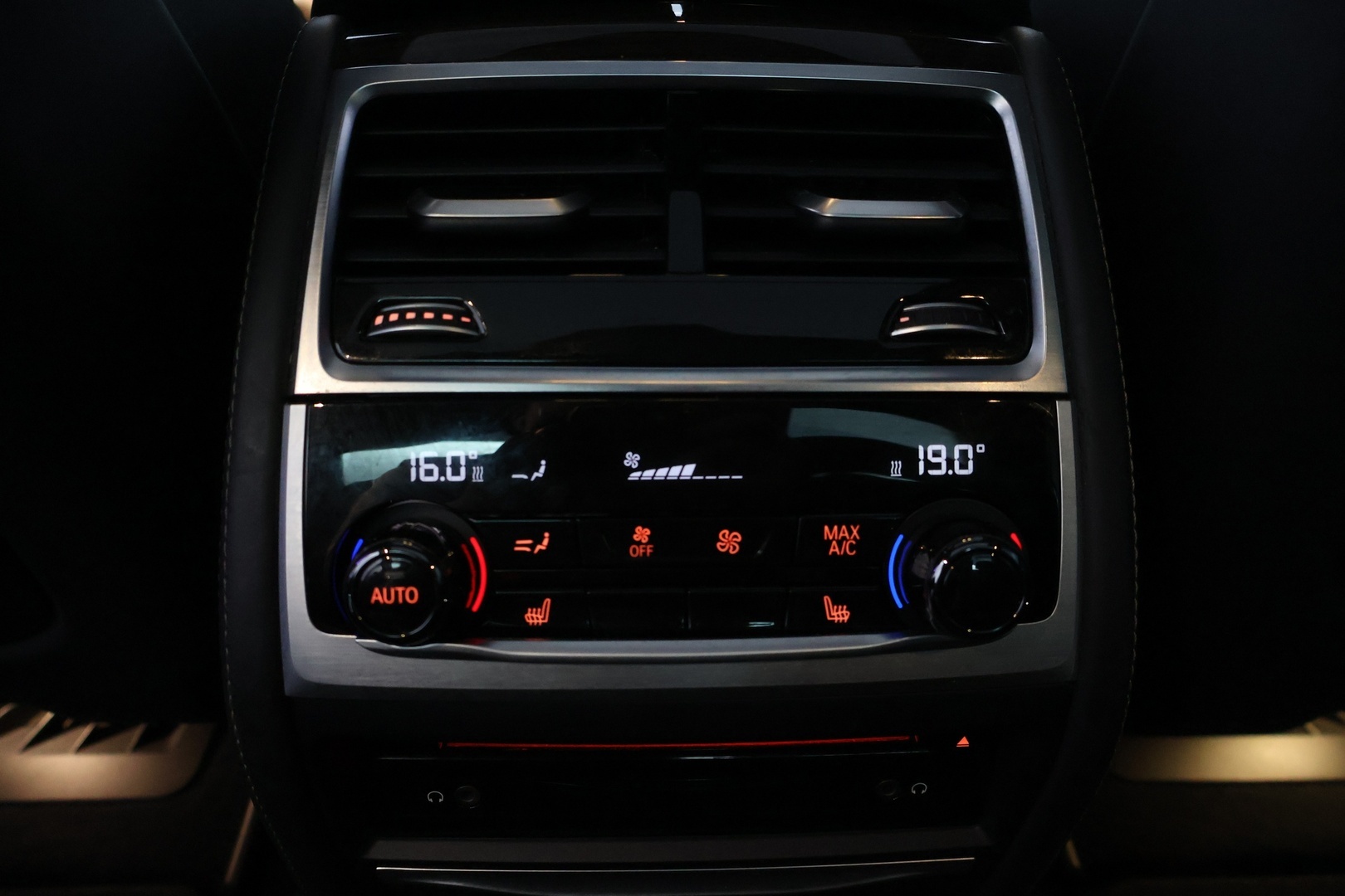 BMW 740 2016