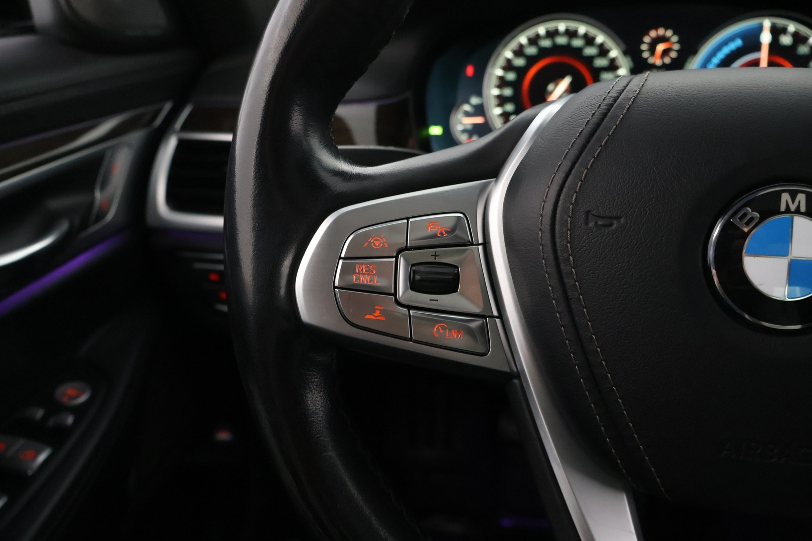 BMW 740 2016