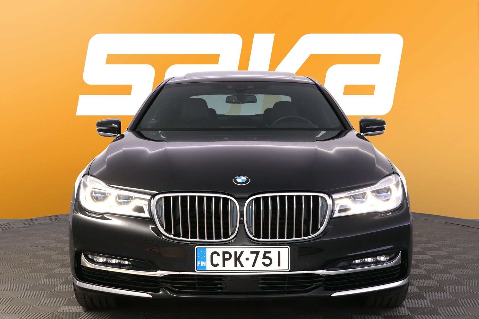 BMW 740 2016