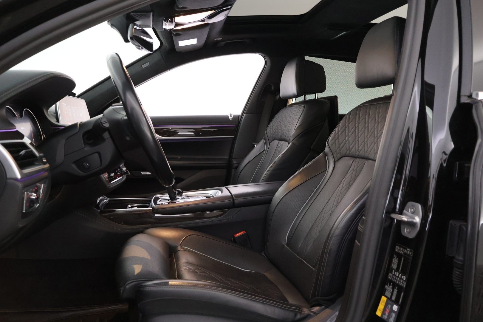 BMW 740 2016