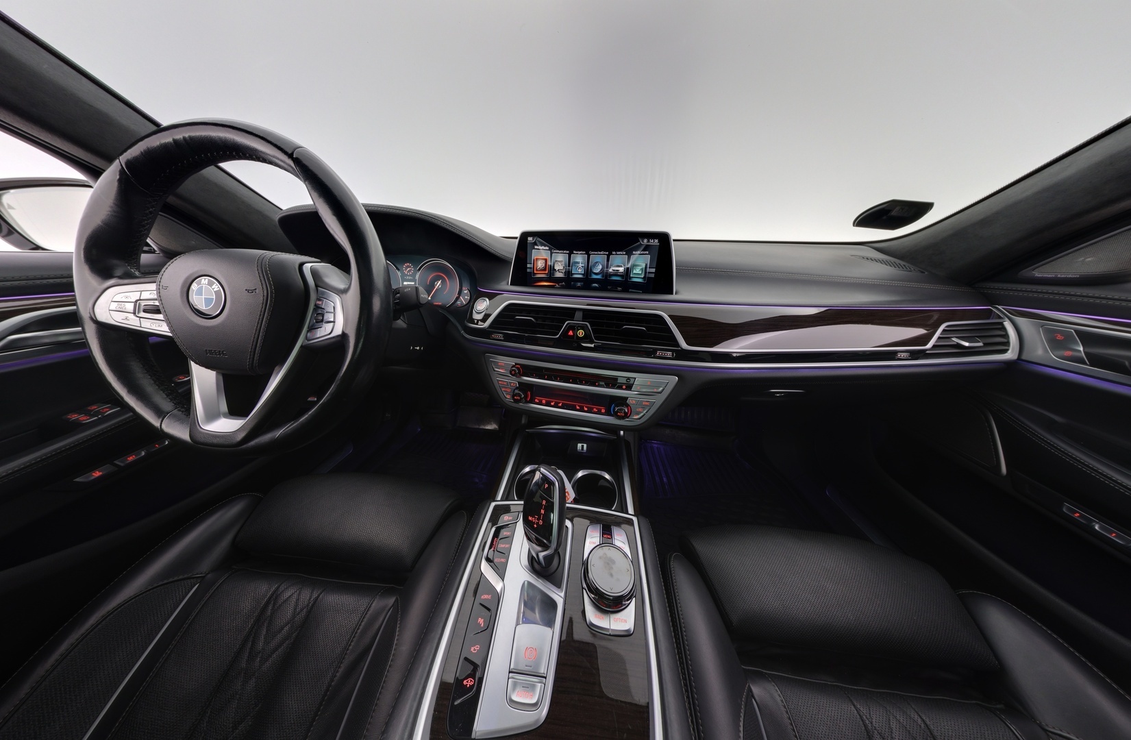 BMW 740 2016