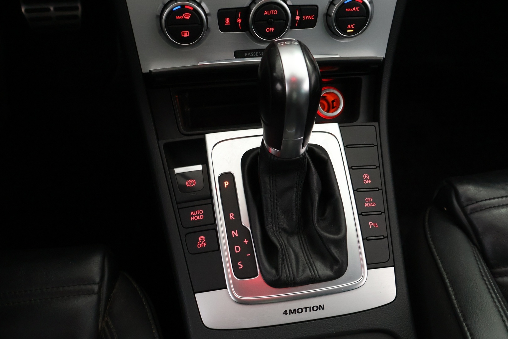 VOLKSWAGEN Passat 2013