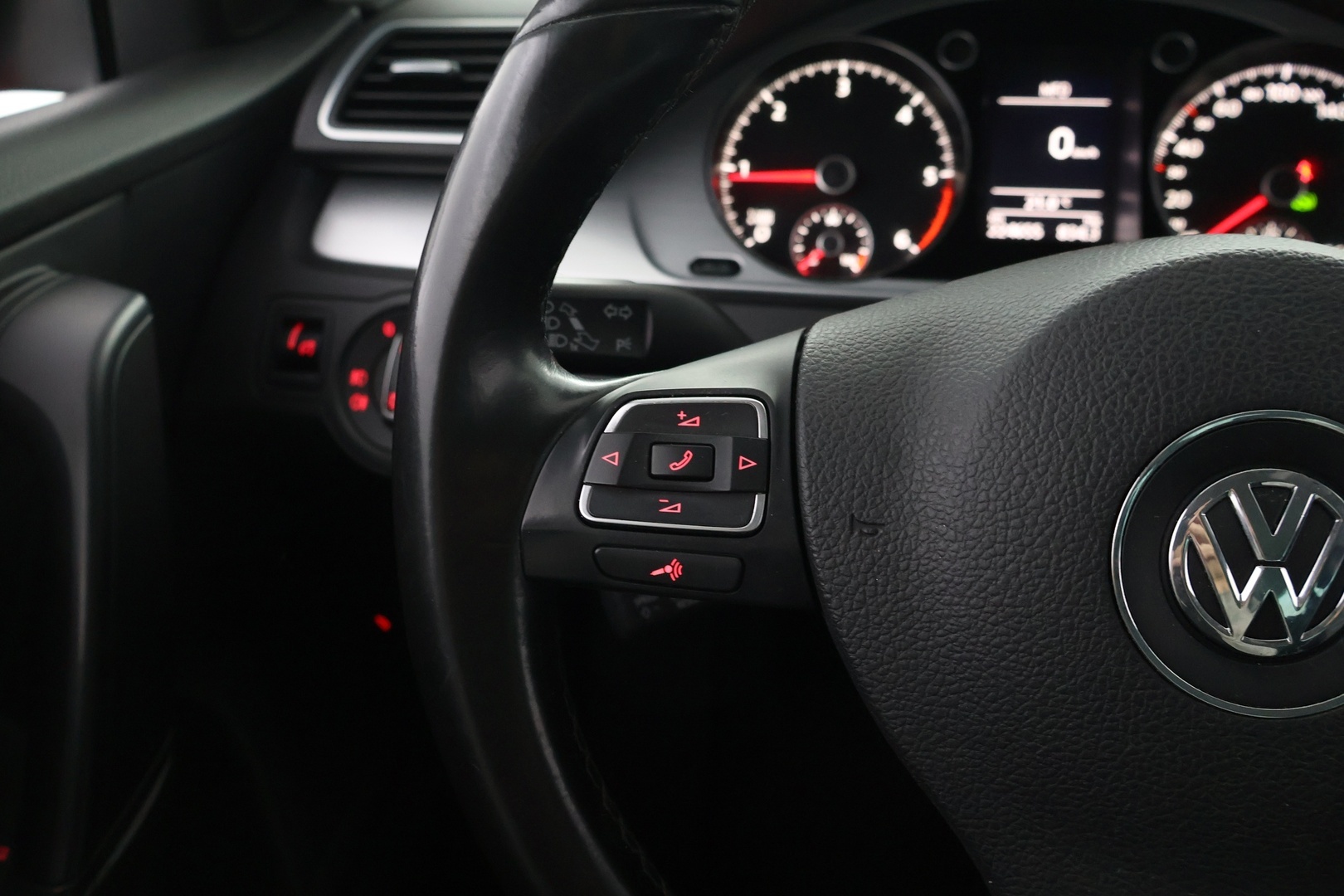 VOLKSWAGEN Passat 2013