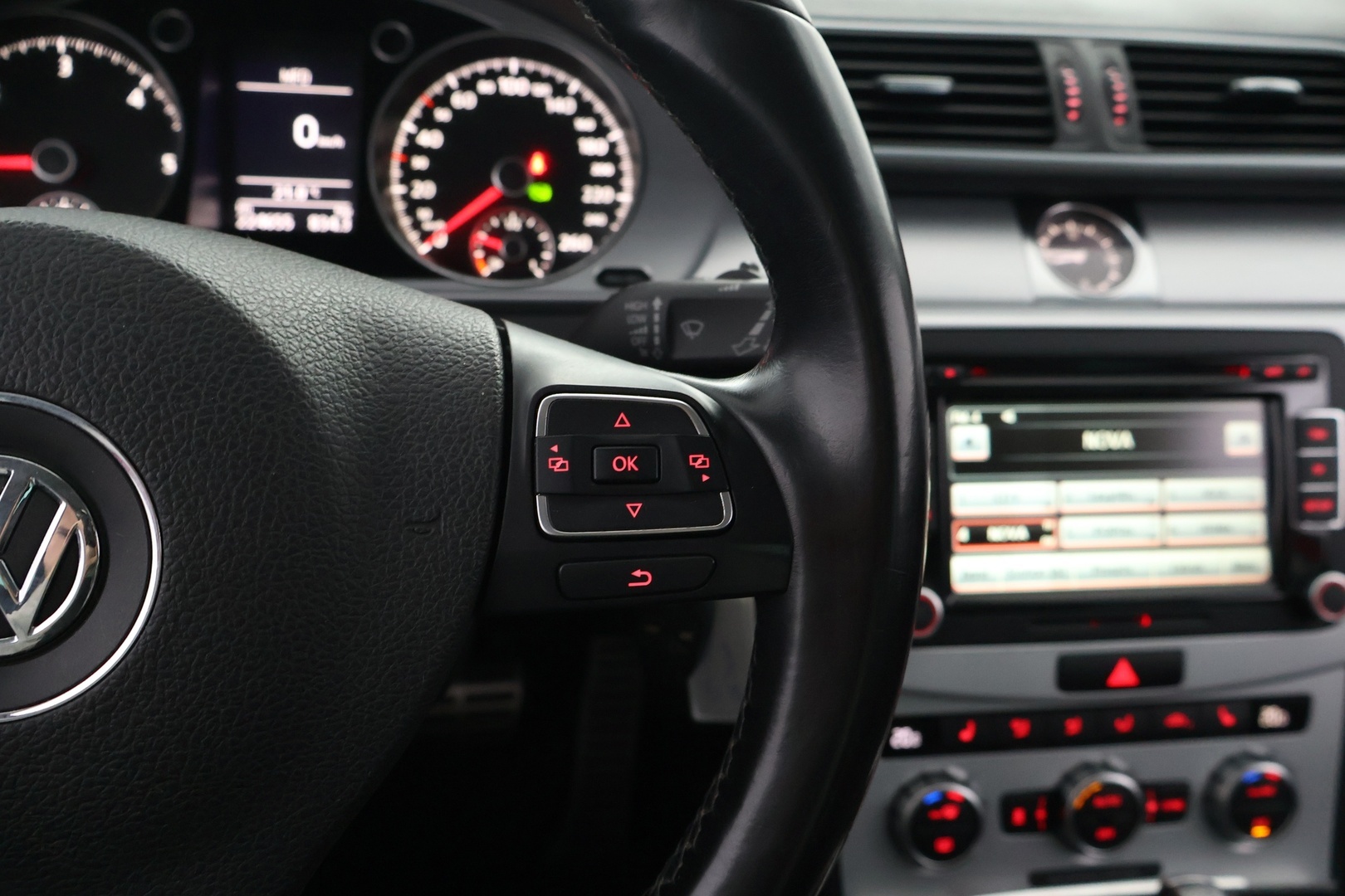 VOLKSWAGEN Passat 2013