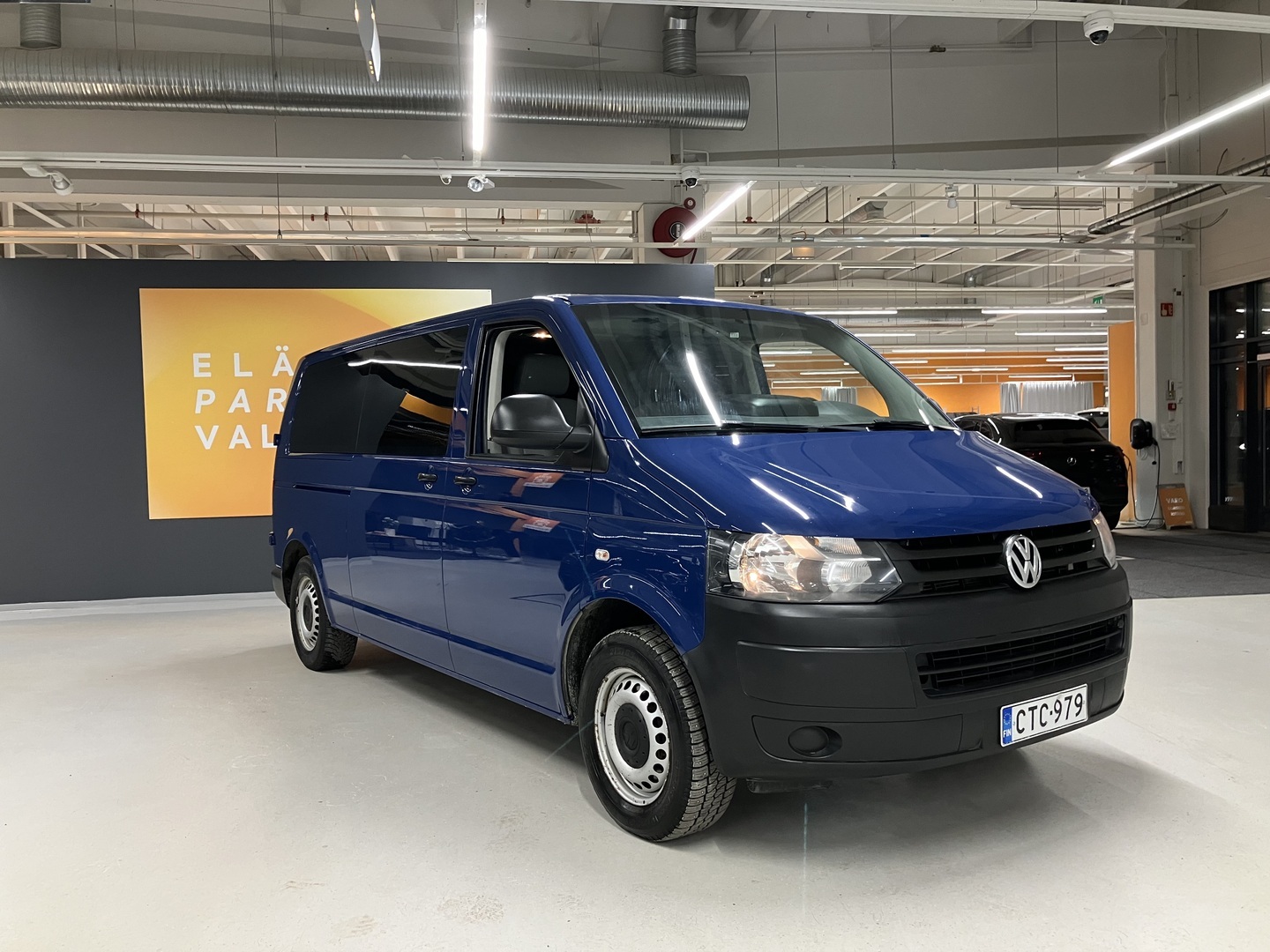 VOLKSWAGEN Caravelle 2015
