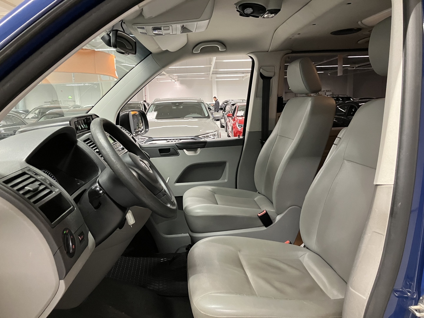 VOLKSWAGEN Caravelle 2015