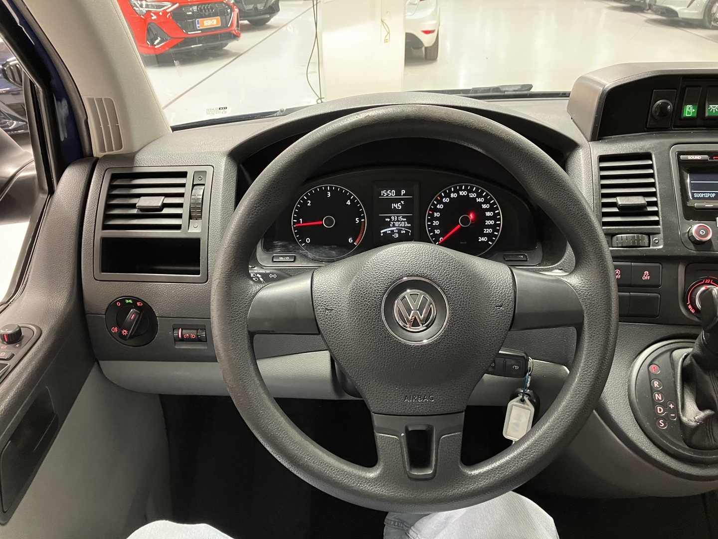 VOLKSWAGEN Caravelle 2015