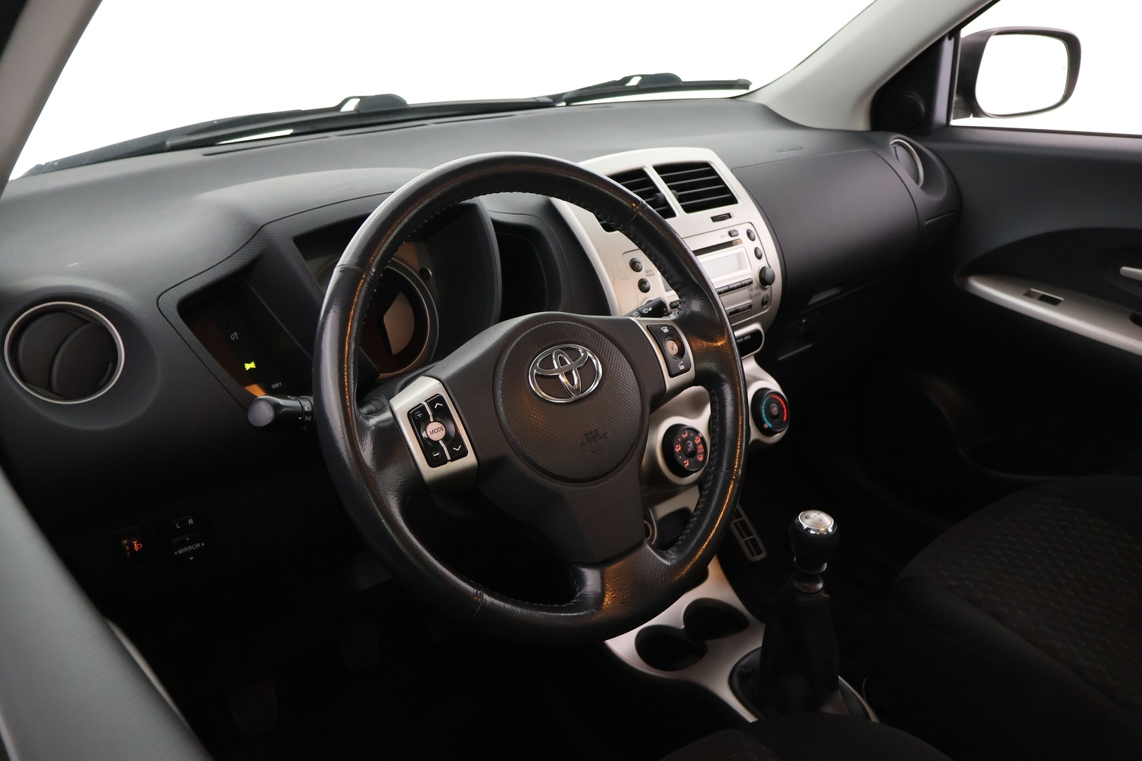 TOYOTA Urban Cruiser 2009