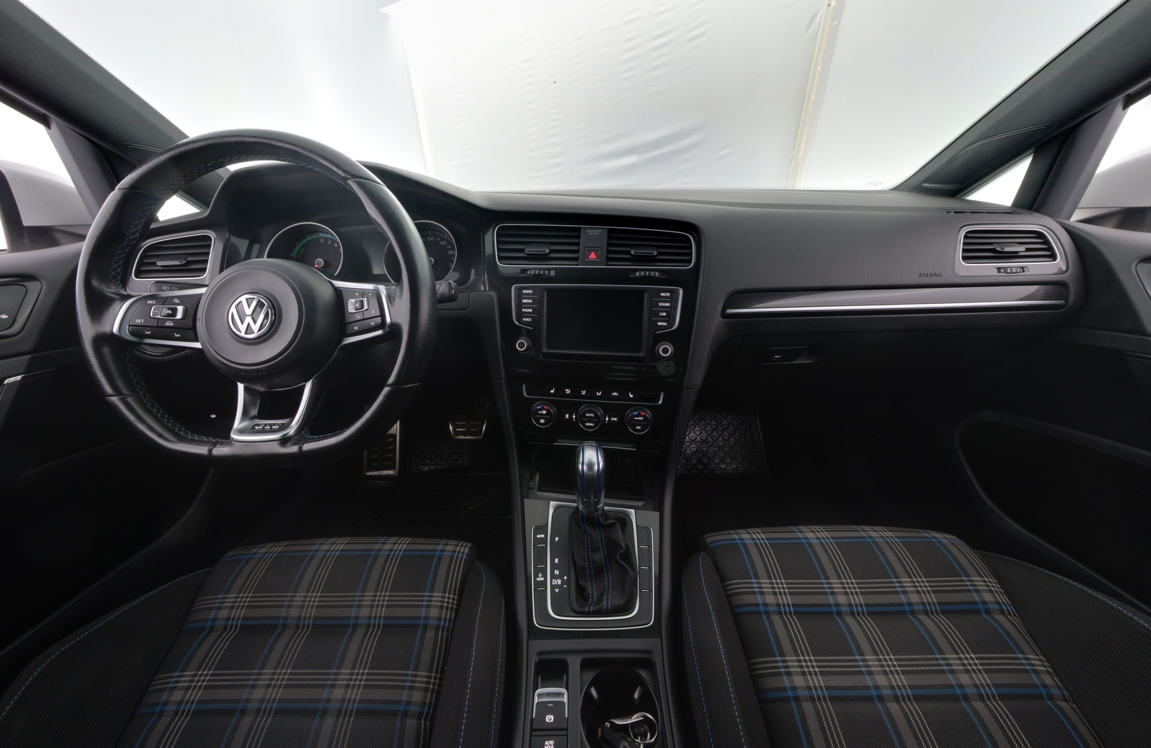 VOLKSWAGEN Golf 2015