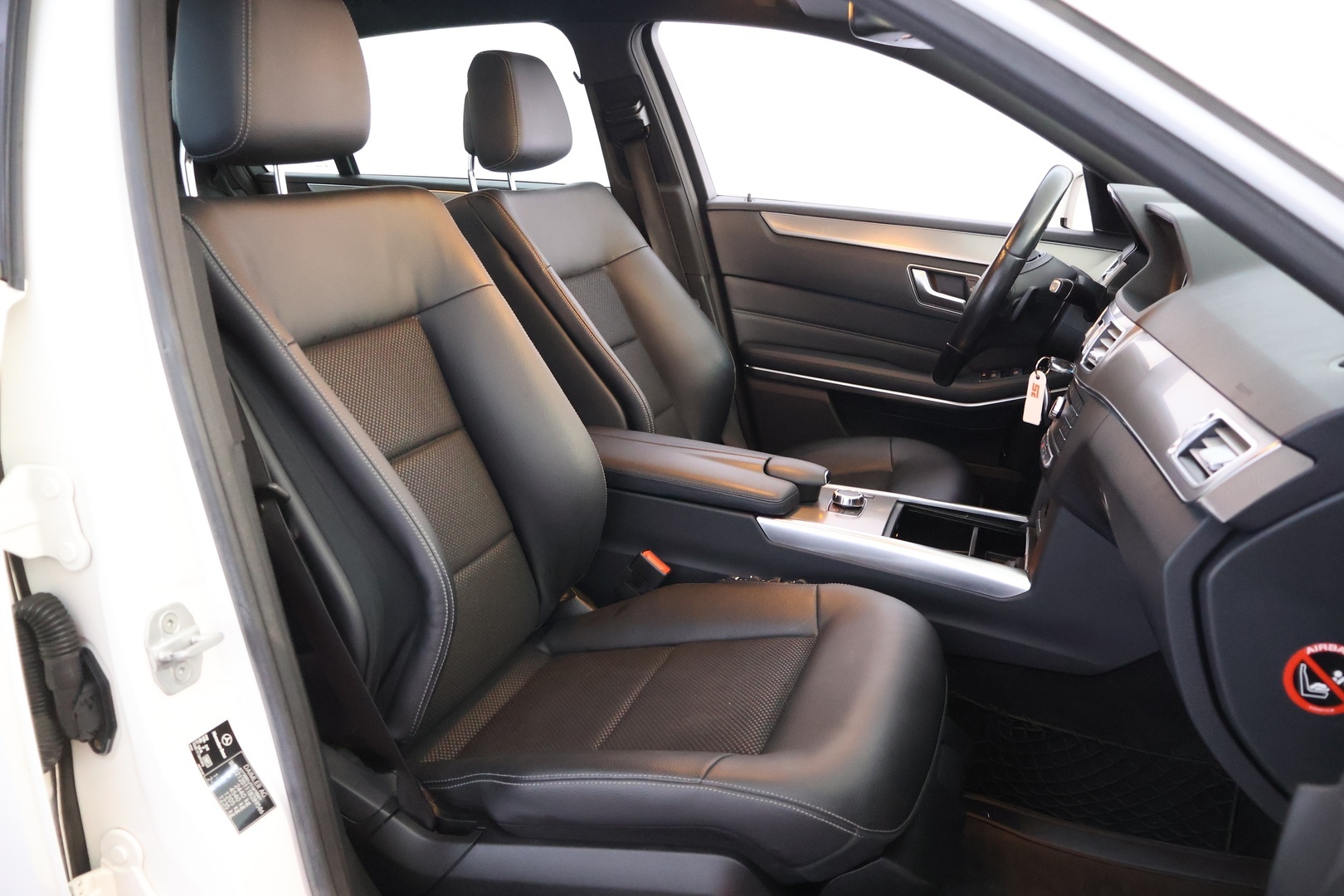 MERCEDES-BENZ E 2016