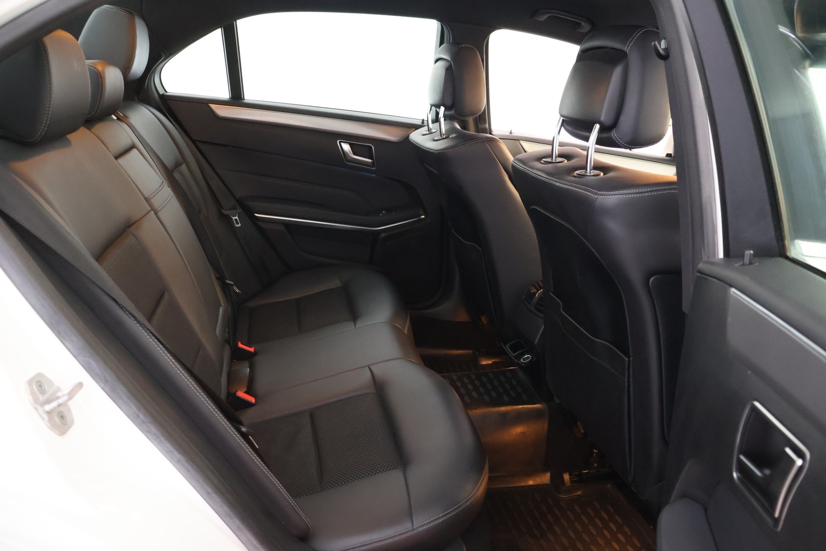 MERCEDES-BENZ E 2016