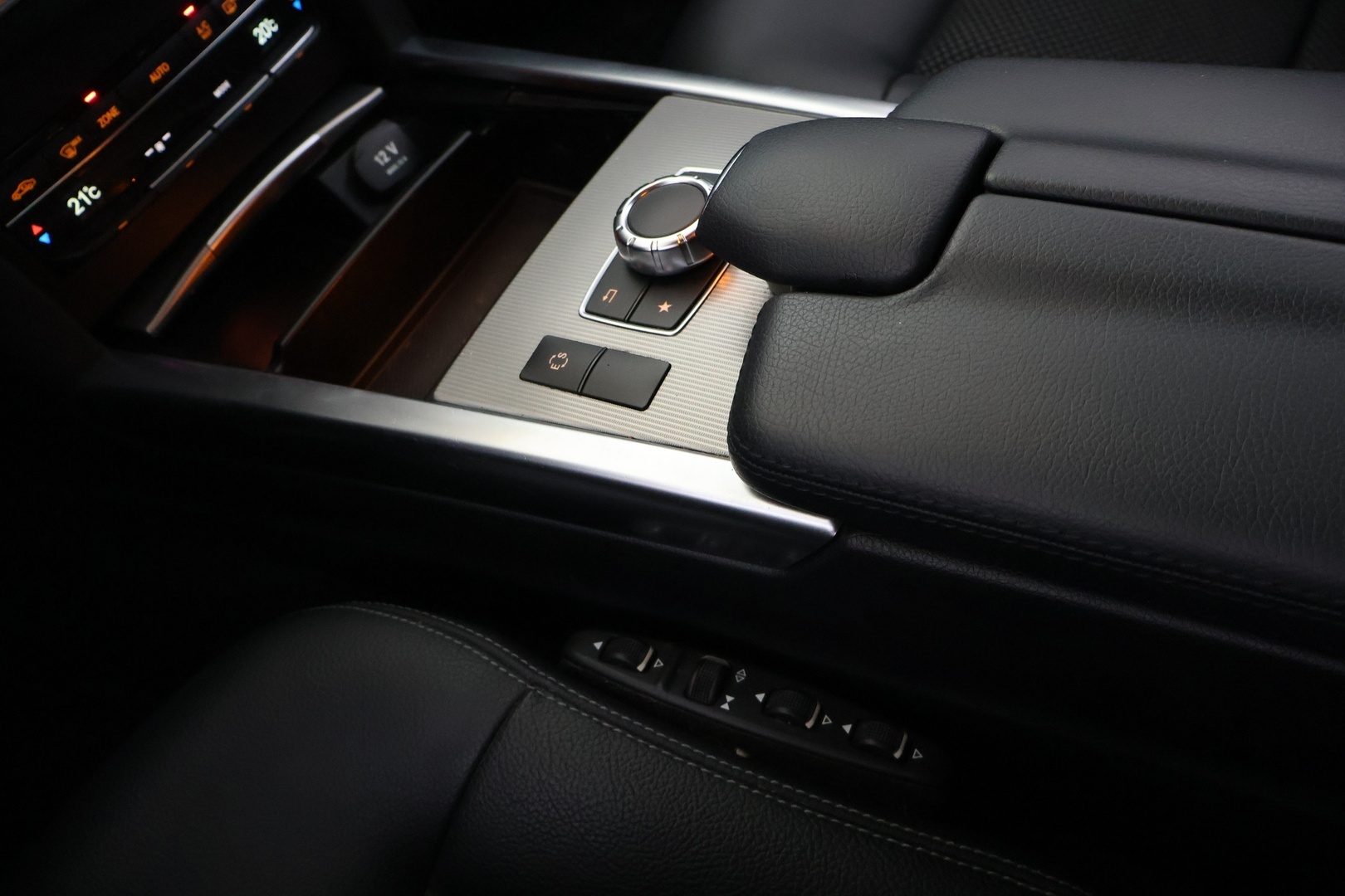 MERCEDES-BENZ E 2016