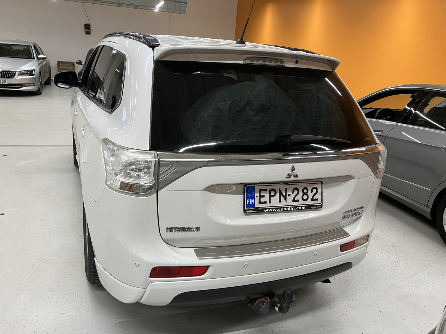 MITSUBISHI Outlander PHEV 2014