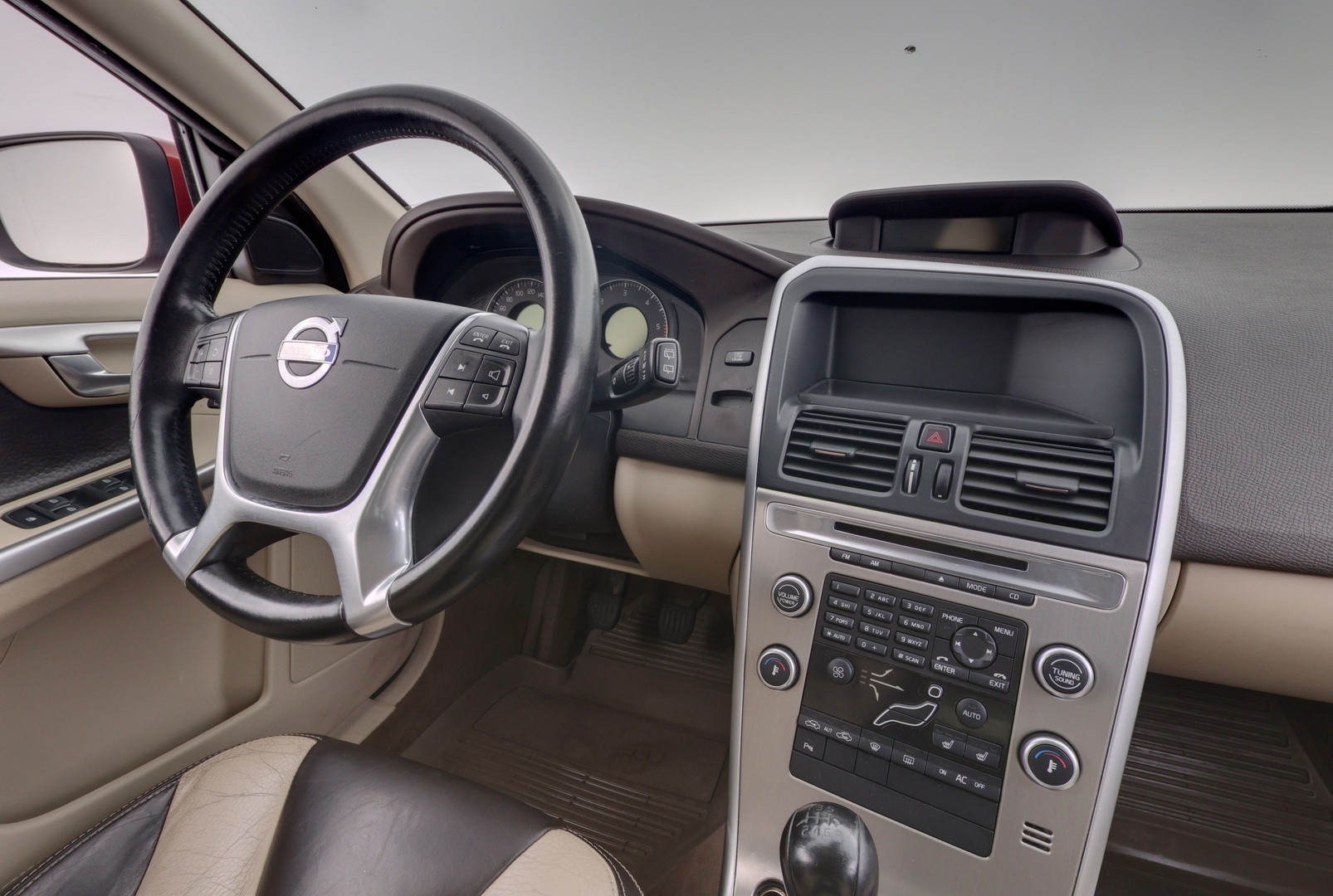 VOLVO XC60 2011