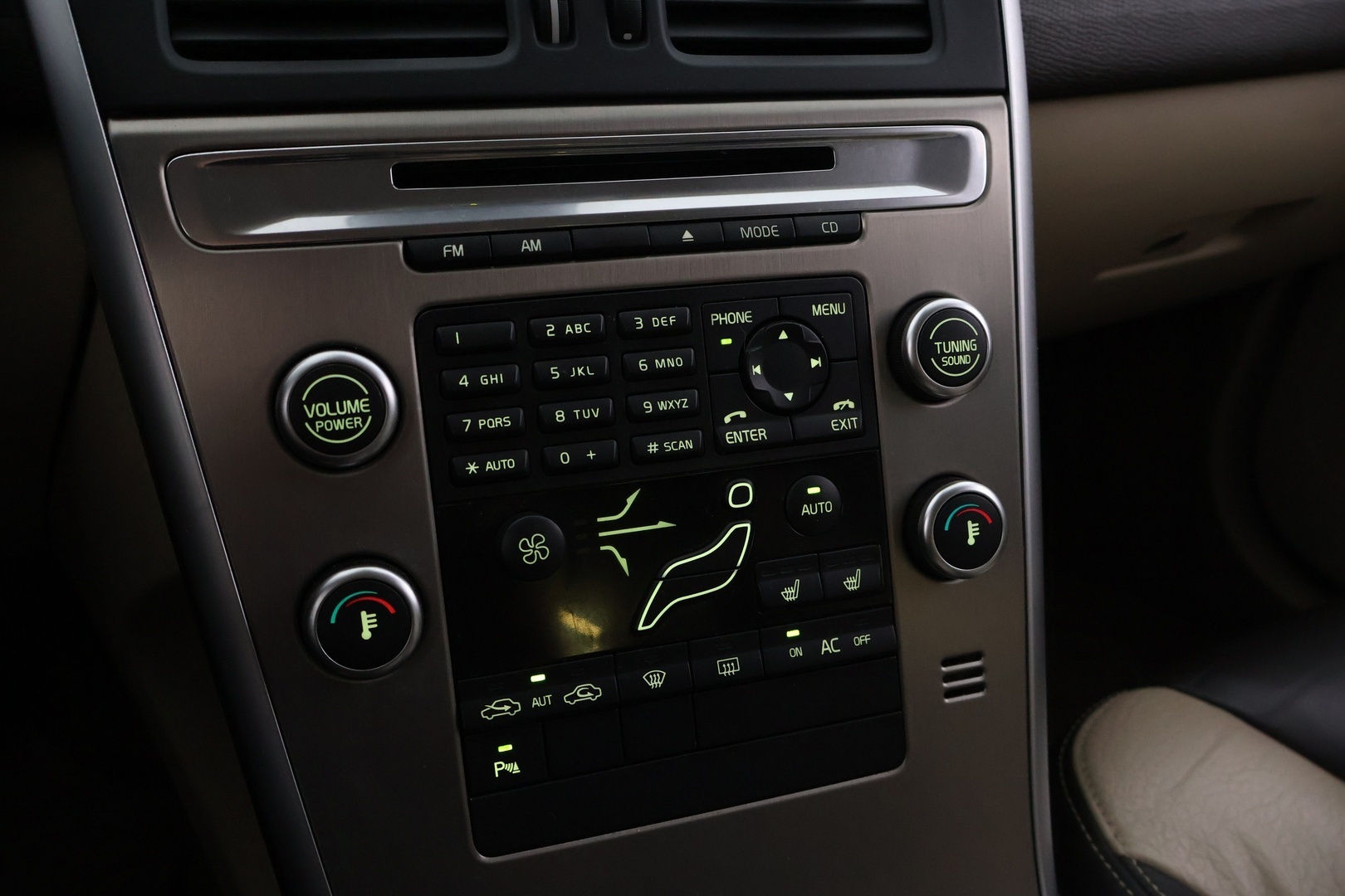 VOLVO XC60 2011