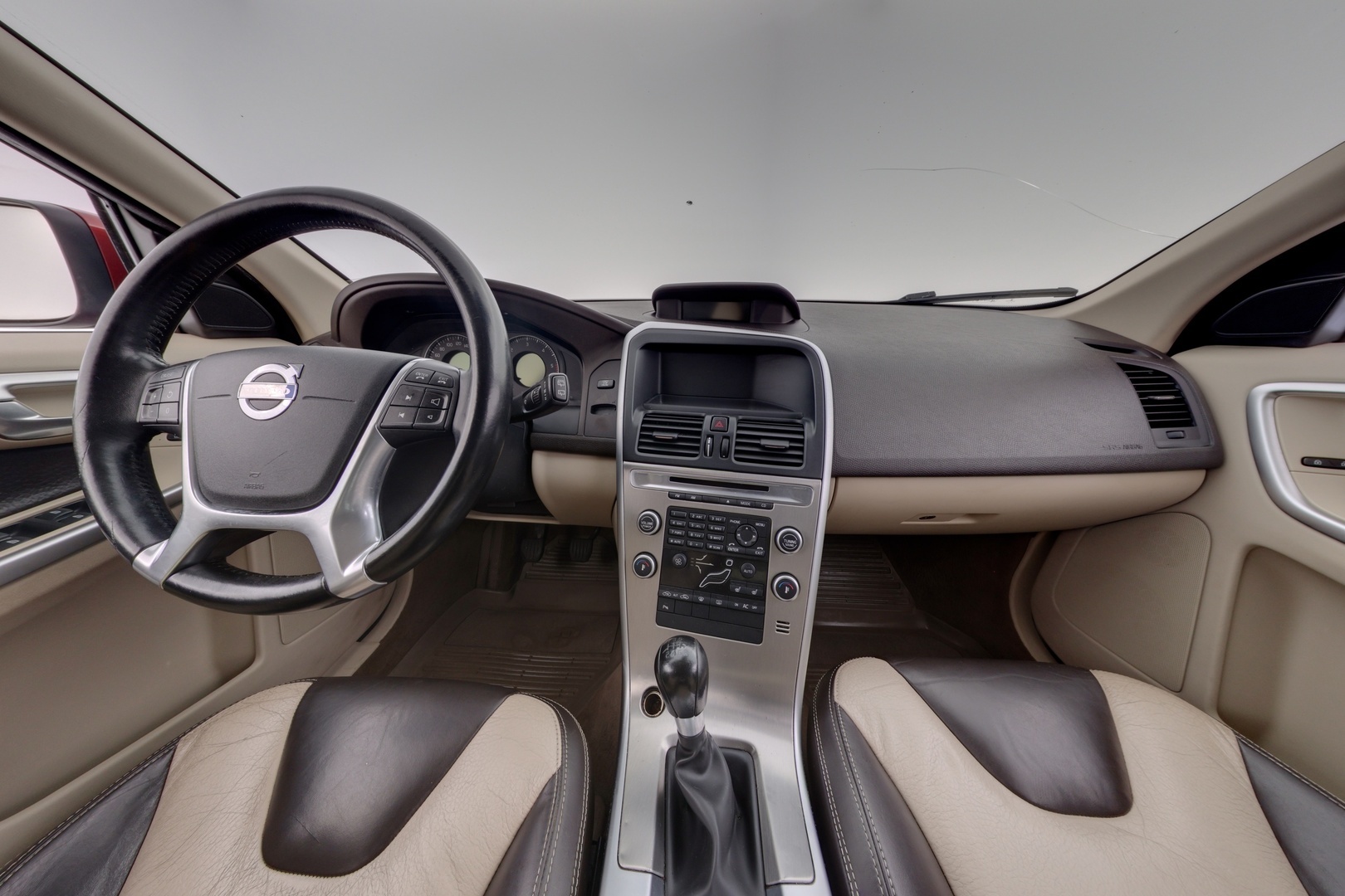 VOLVO XC60 2011