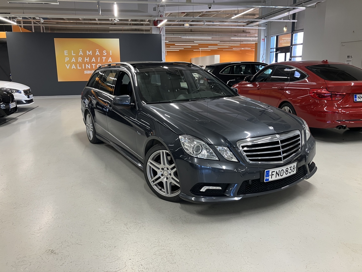 MERCEDES-BENZ E 2010